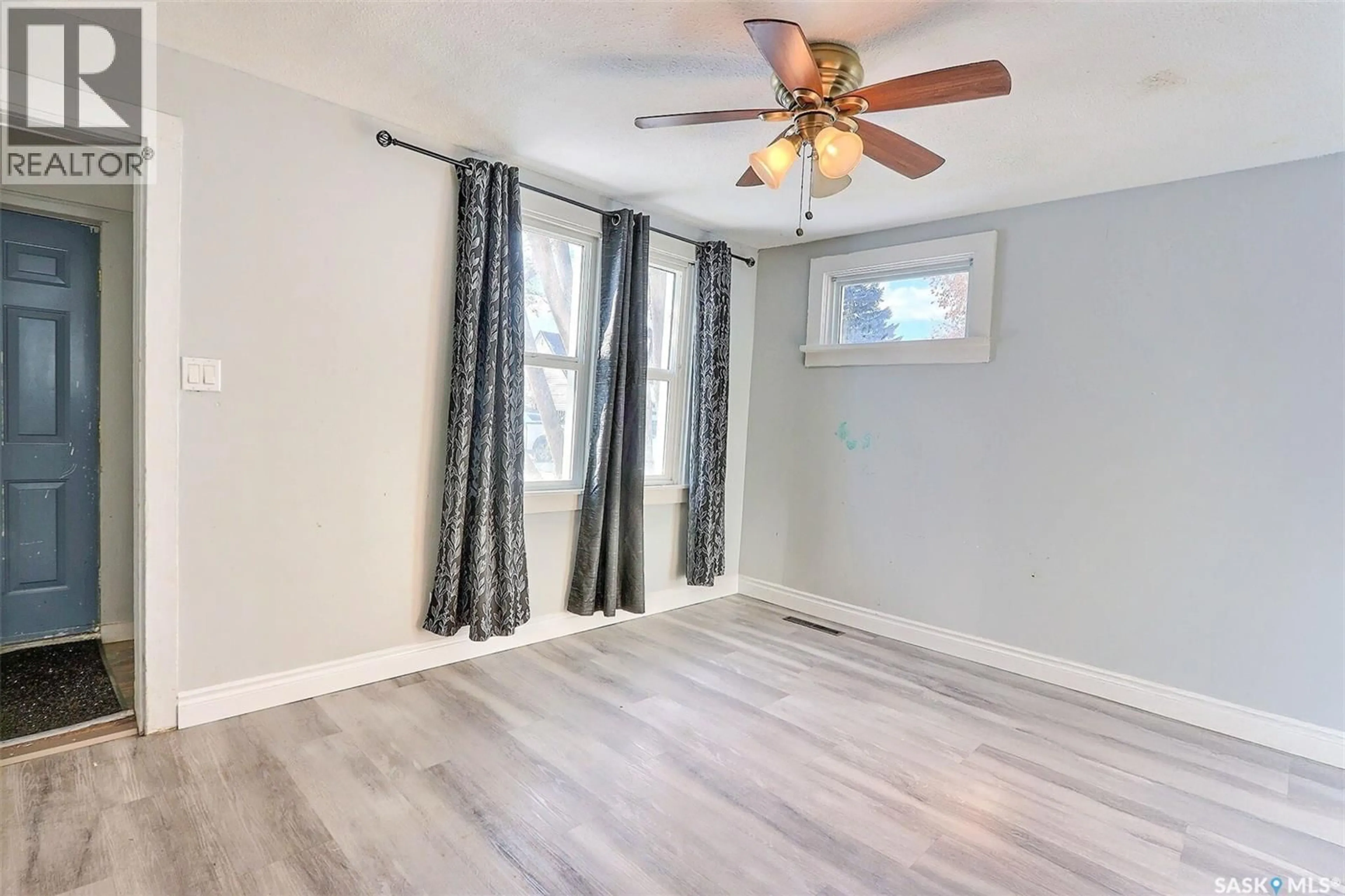 A pic of a room for 586 5TH STREET, Prince Albert Saskatchewan S6V0M1