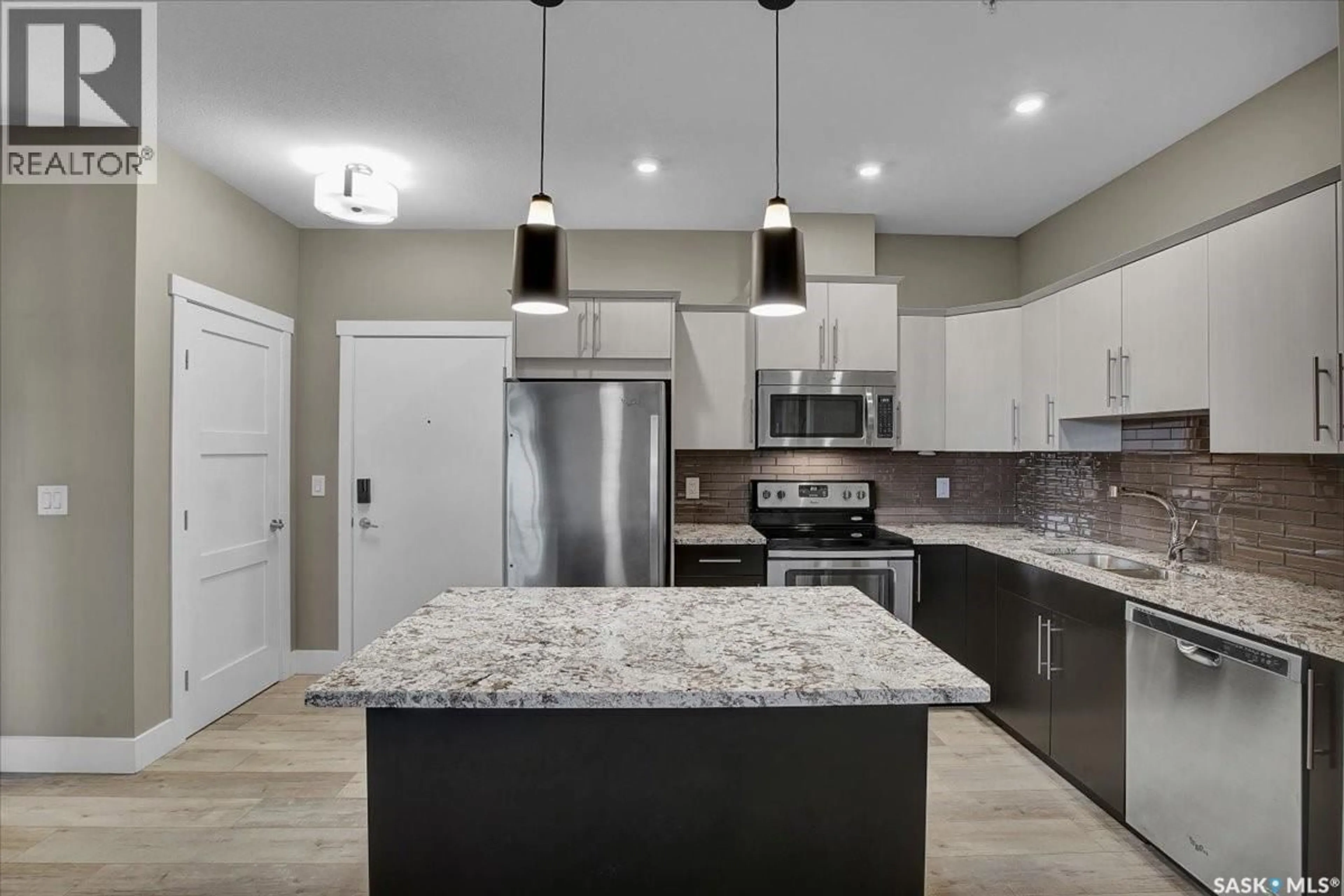 Contemporary kitchen, ceramic/tile floor for 415 - 109 MANINGAS BEND, Saskatoon Saskatchewan S7W0T6