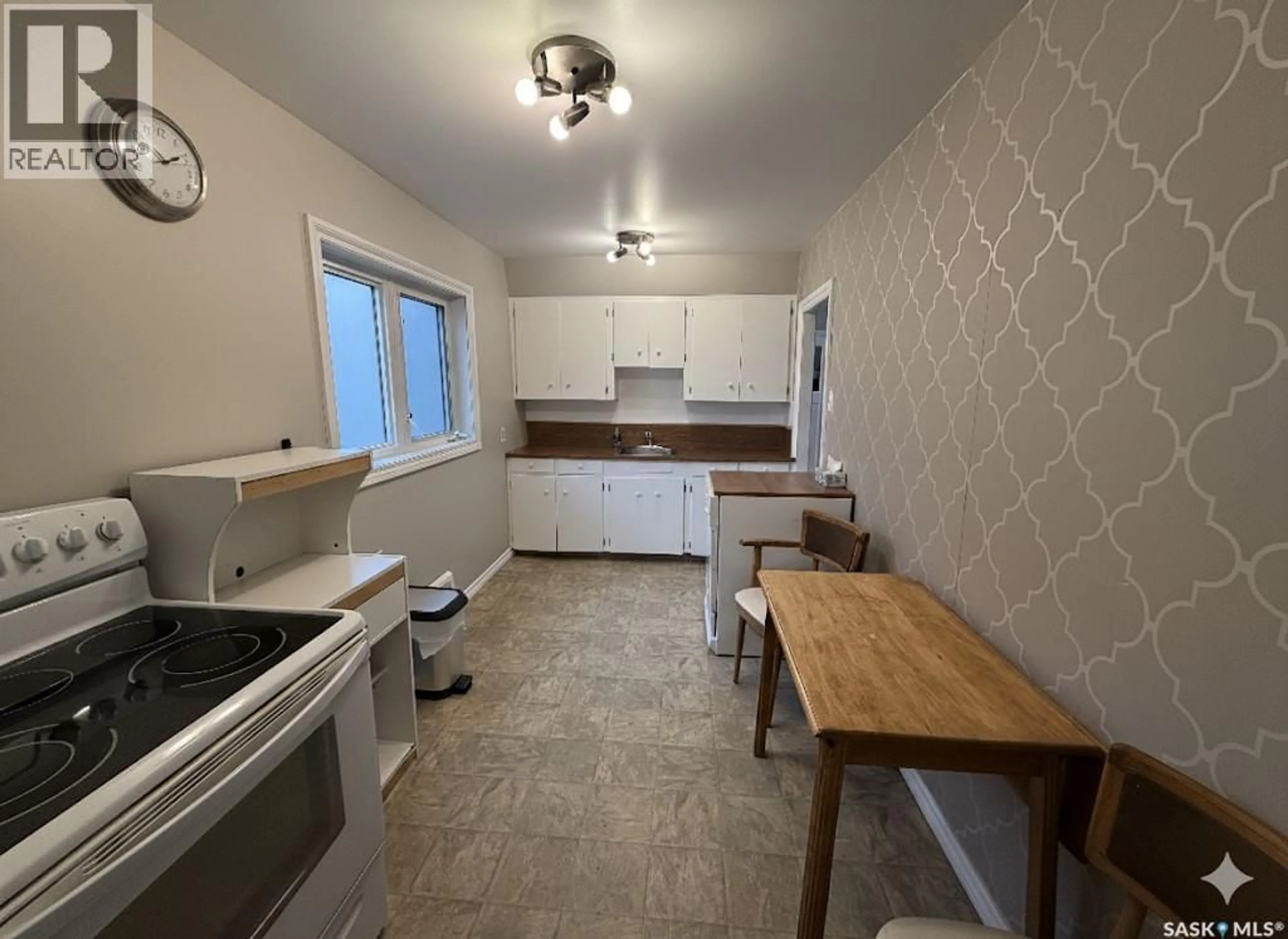 Standard kitchen, unknown for 651 OMINICA STREET, Moose Jaw Saskatchewan S6H0H4