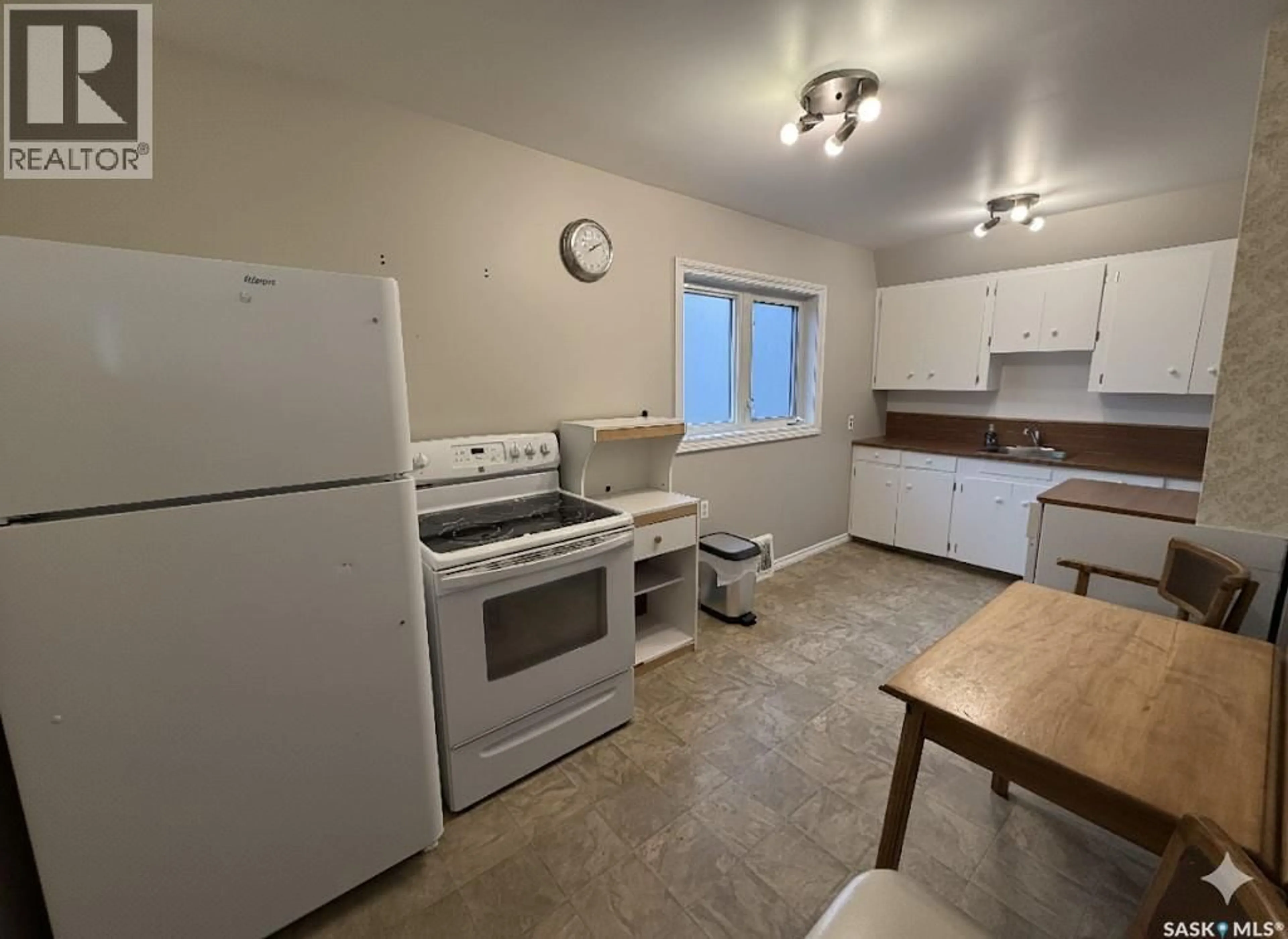 Standard kitchen, unknown for 651 OMINICA STREET, Moose Jaw Saskatchewan S6H0H4