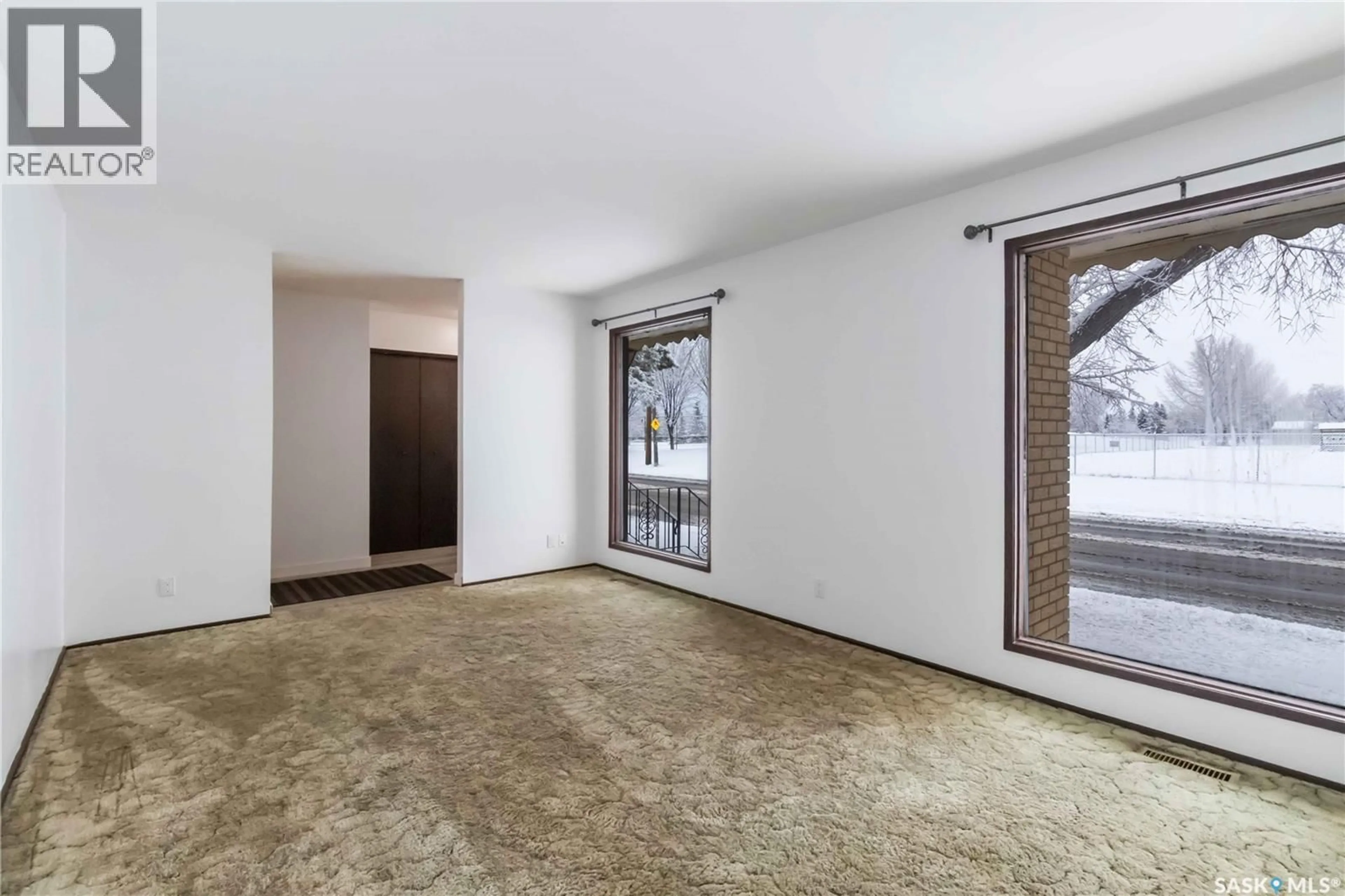 Unknown for 802 V AVENUE, Saskatoon Saskatchewan S7L3G1