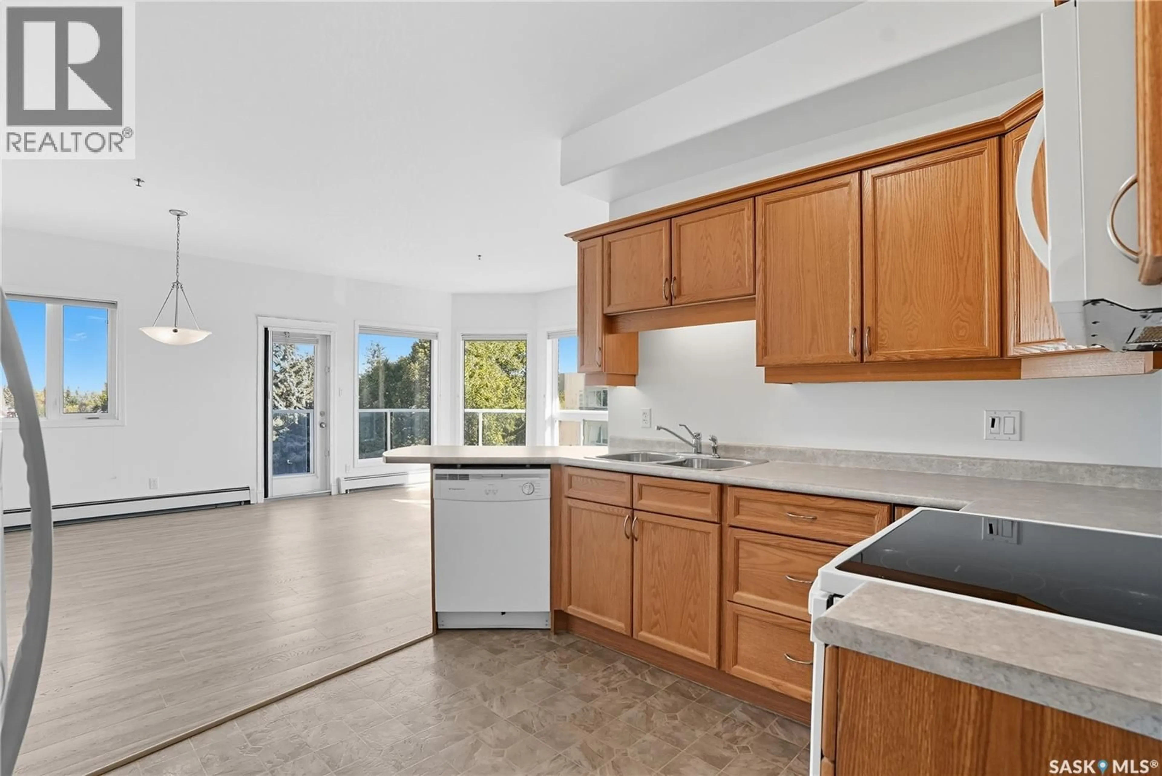 Standard kitchen, unknown for 314 110 ARMISTICE WAY, Saskatoon Saskatchewan S7J5L8