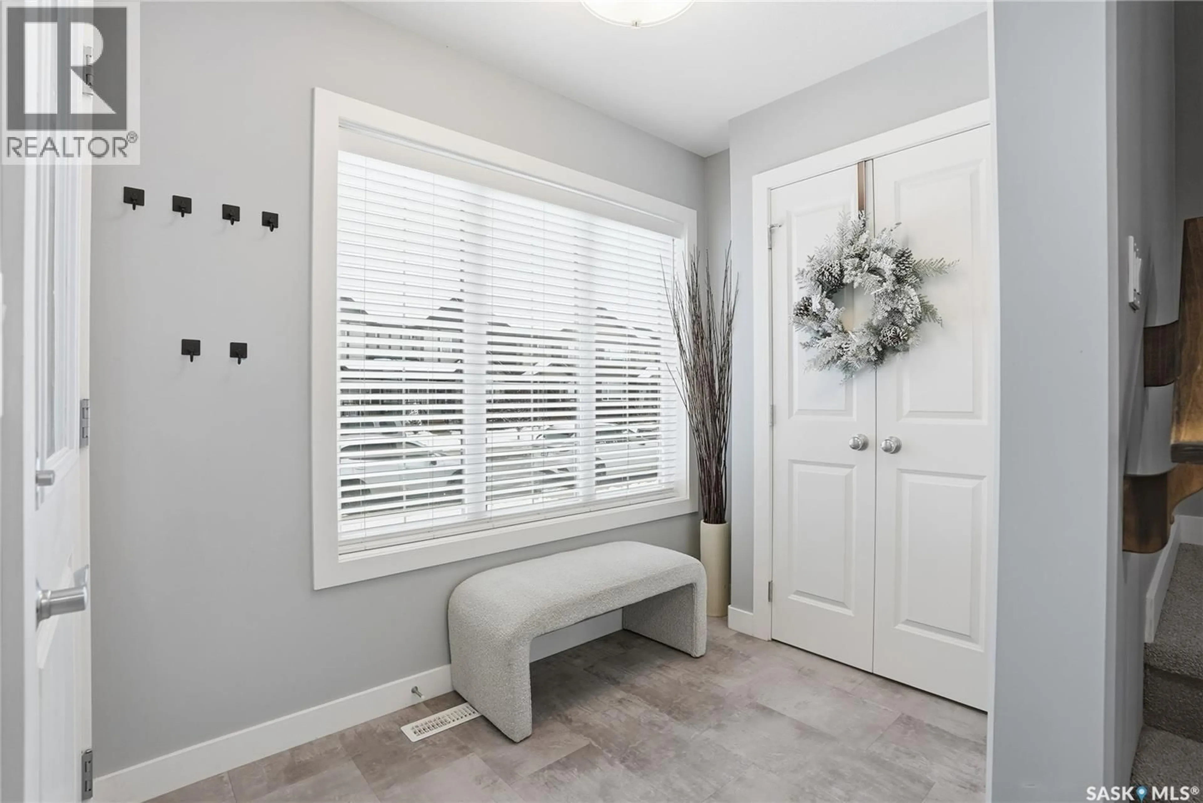 Indoor entryway for 866 MCFAULL RISE, Saskatoon Saskatchewan S7V0S8