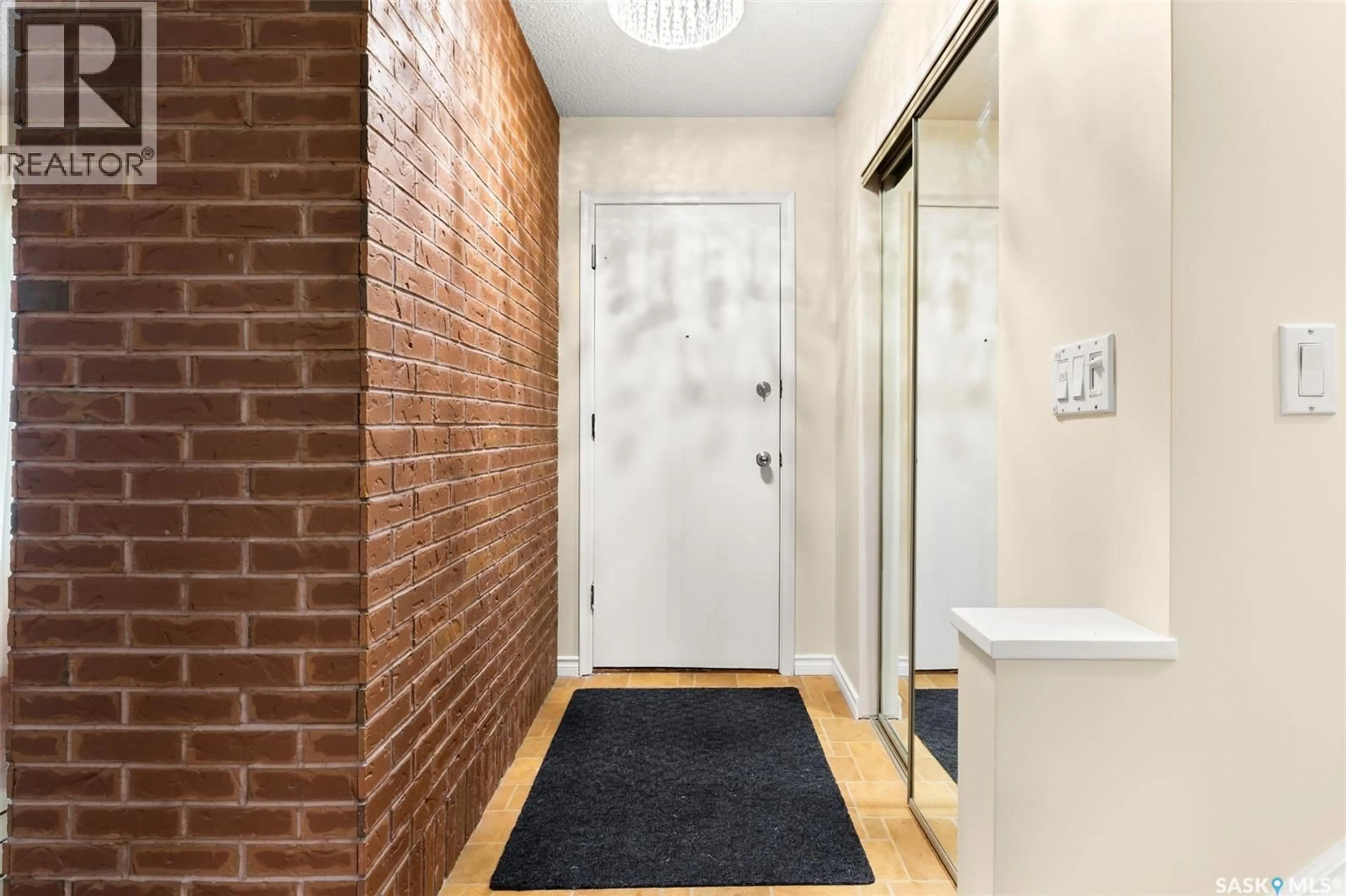 Indoor entryway for 1536 UHRICH AVENUE, Regina Saskatchewan S4S4R5