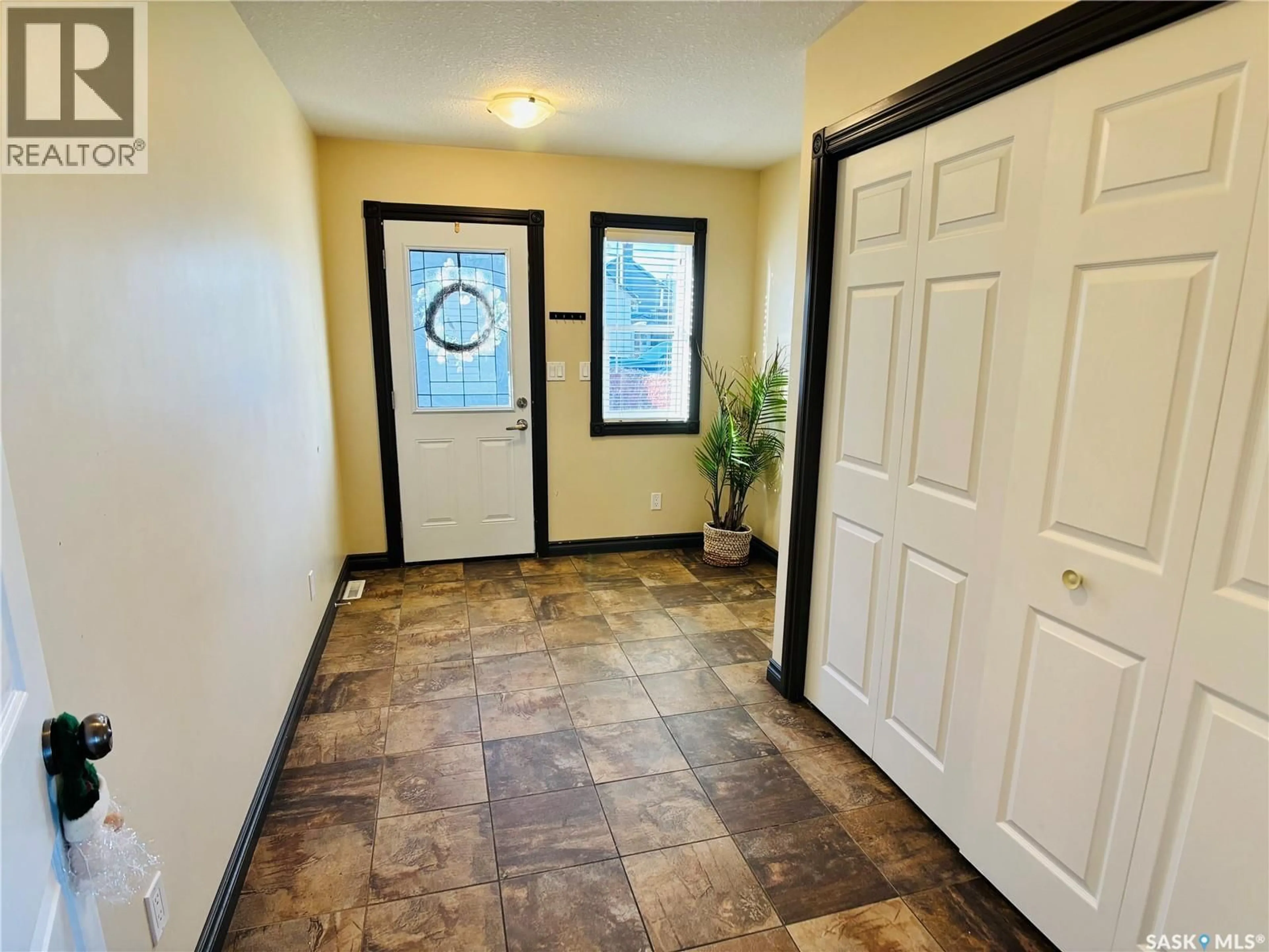 Indoor entryway for 1208 SIXTH STREET, Estevan Saskatchewan S4A1B1