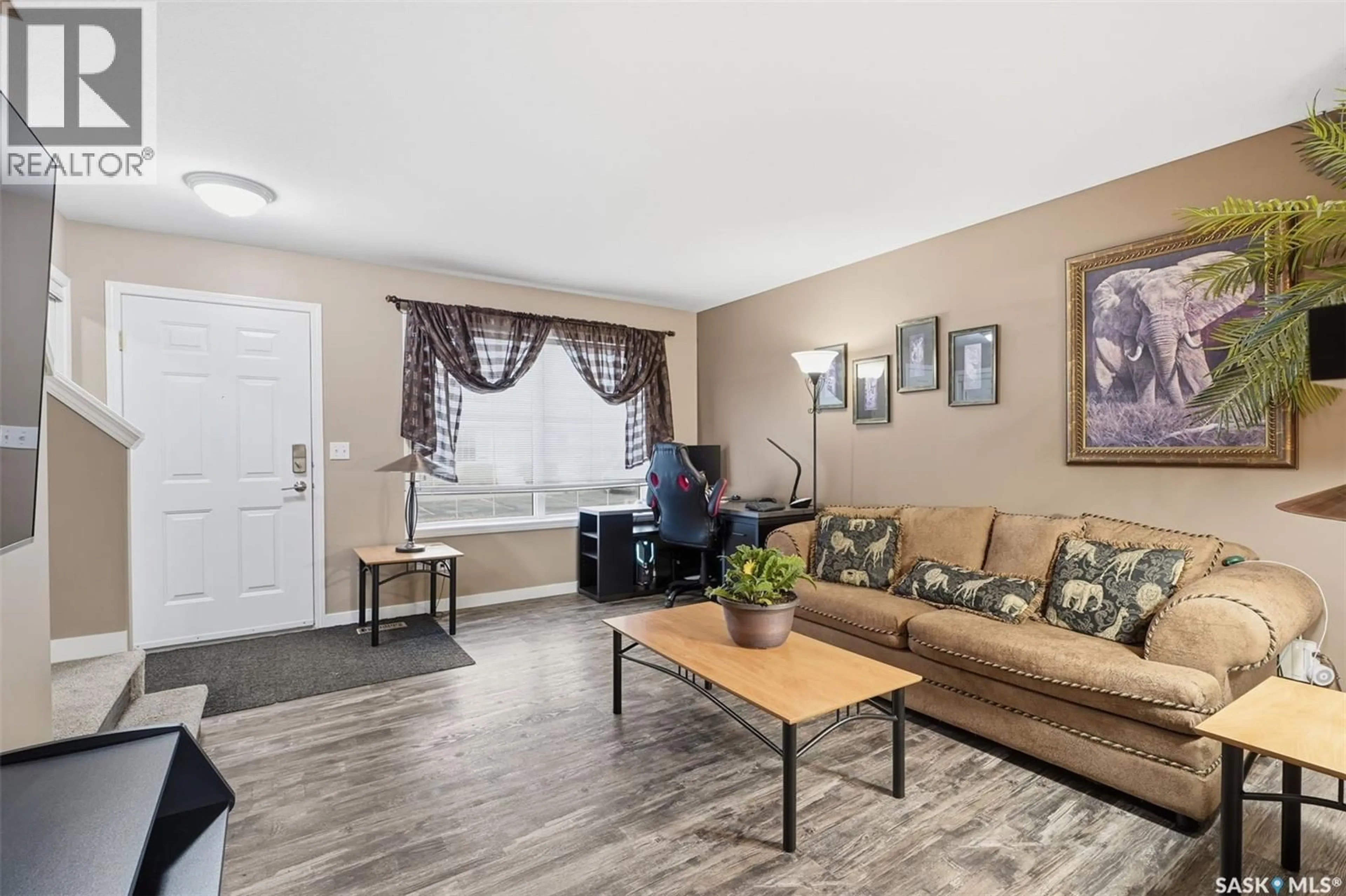 Living room with furniture, unknown for 815 - 177 KRISTJANSON ROAD, Saskatoon Saskatchewan S7S1M6