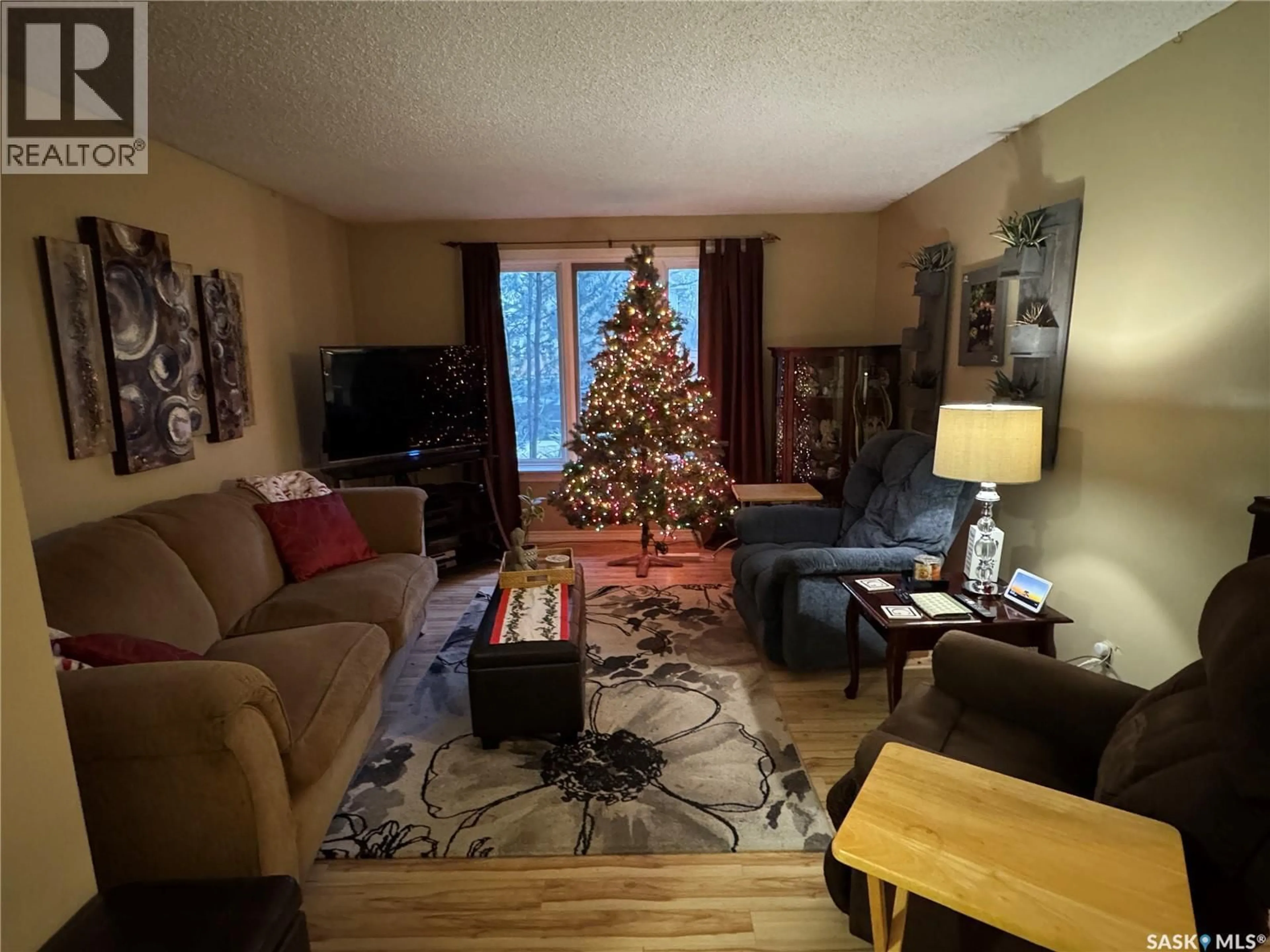 Living room with furniture, unknown for 97 DOROTHY STREET, Regina Saskatchewan S4T7B2
