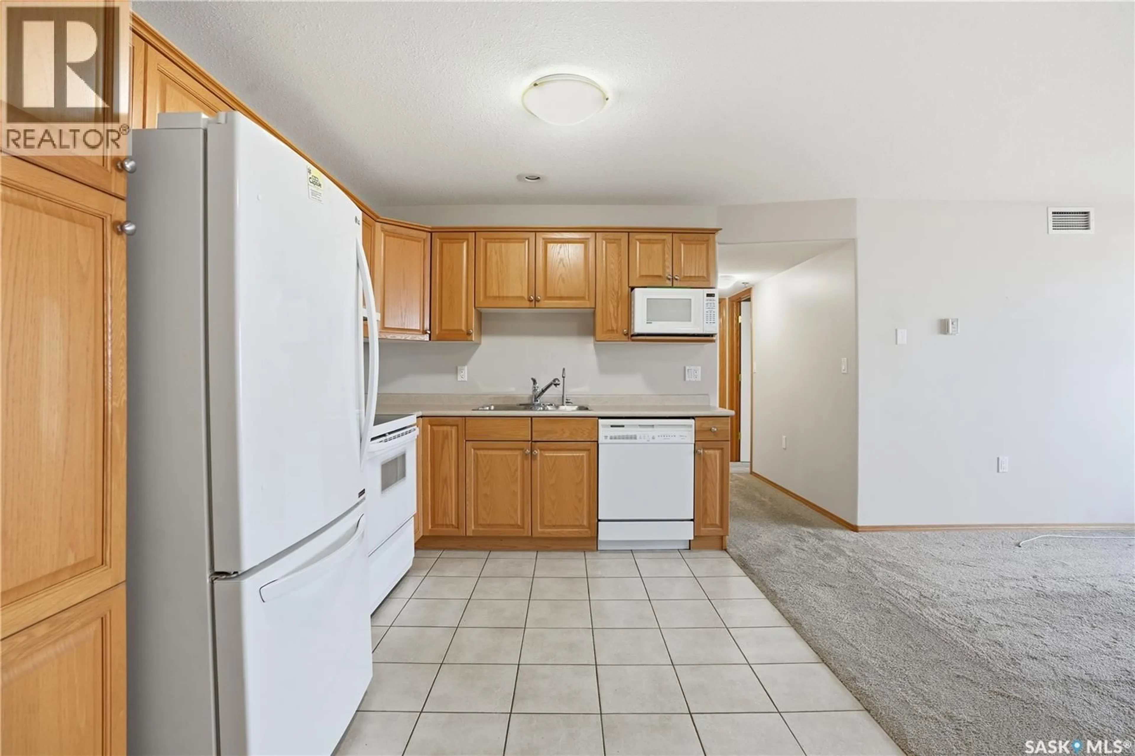 Standard kitchen, unknown for 405 - 205 MCINTYRE STREET, Regina Saskatchewan S4R3B7