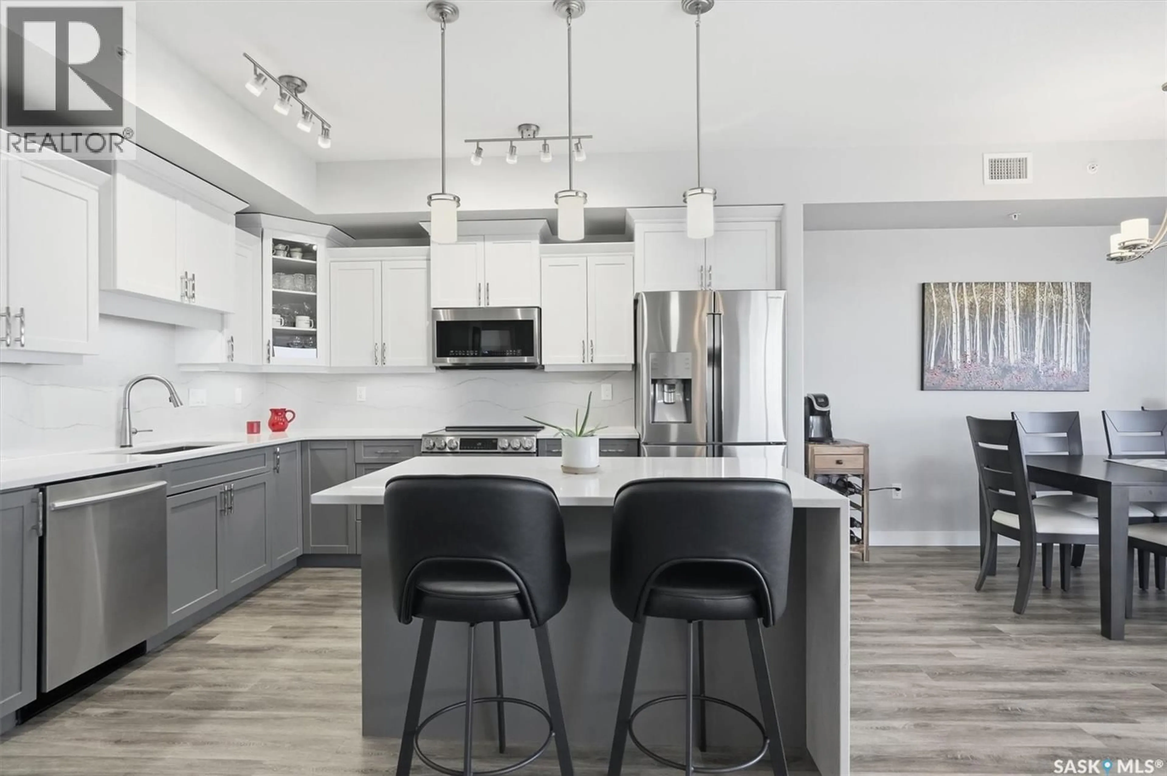 Contemporary kitchen, ceramic/tile floor for 407 405 CARTWRIGHT STREET, Saskatoon Saskatchewan S7T0C8