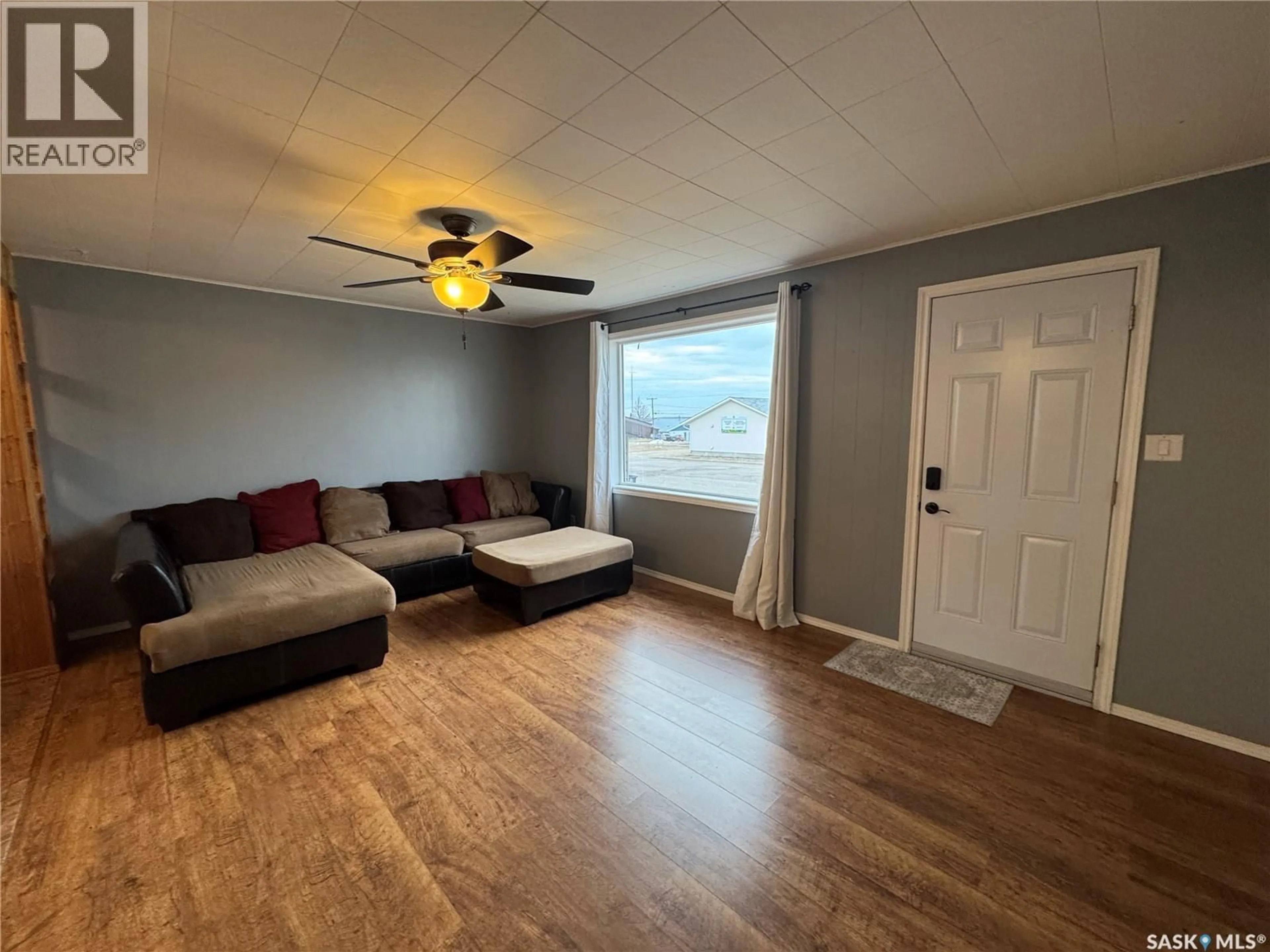 A pic of a room for 413 2ND AVENUE, Biggar Saskatchewan S0K0M0