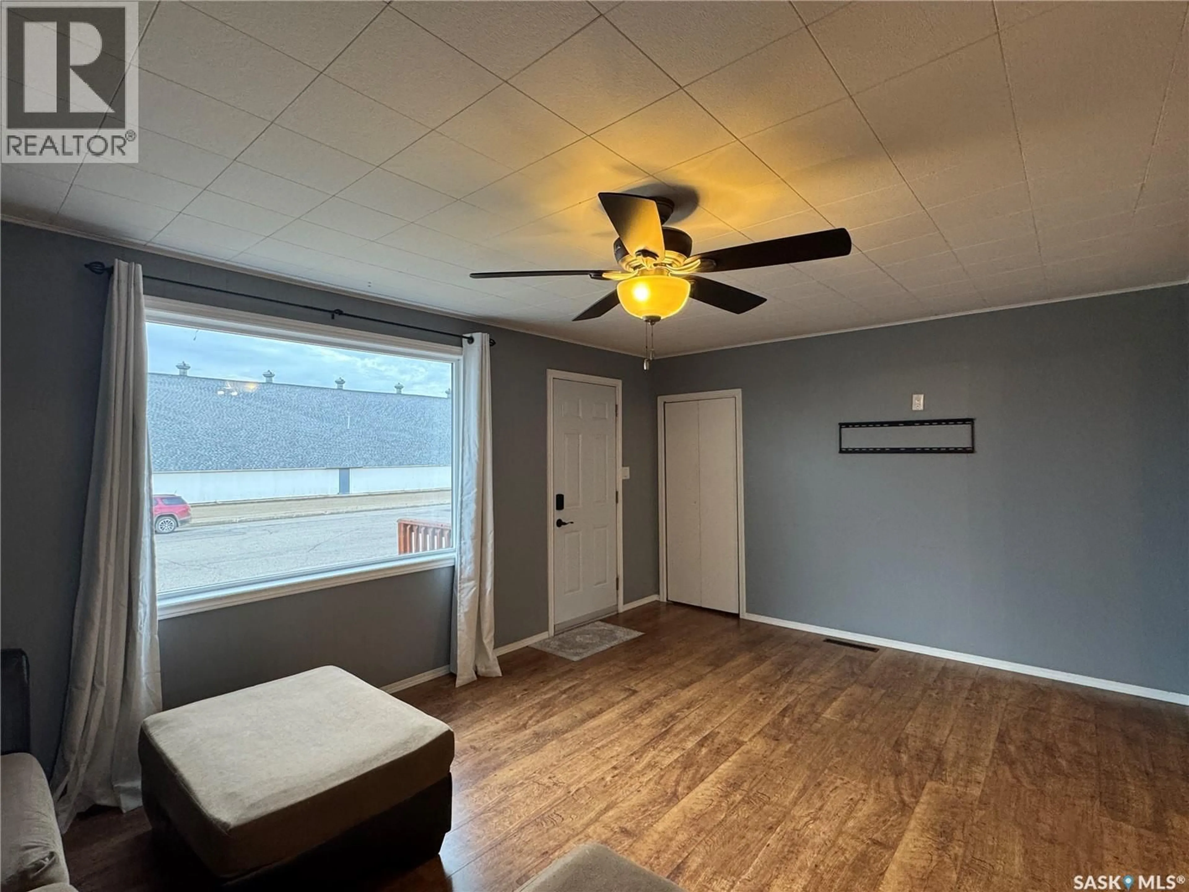 A pic of a room for 413 2ND AVENUE, Biggar Saskatchewan S0K0M0