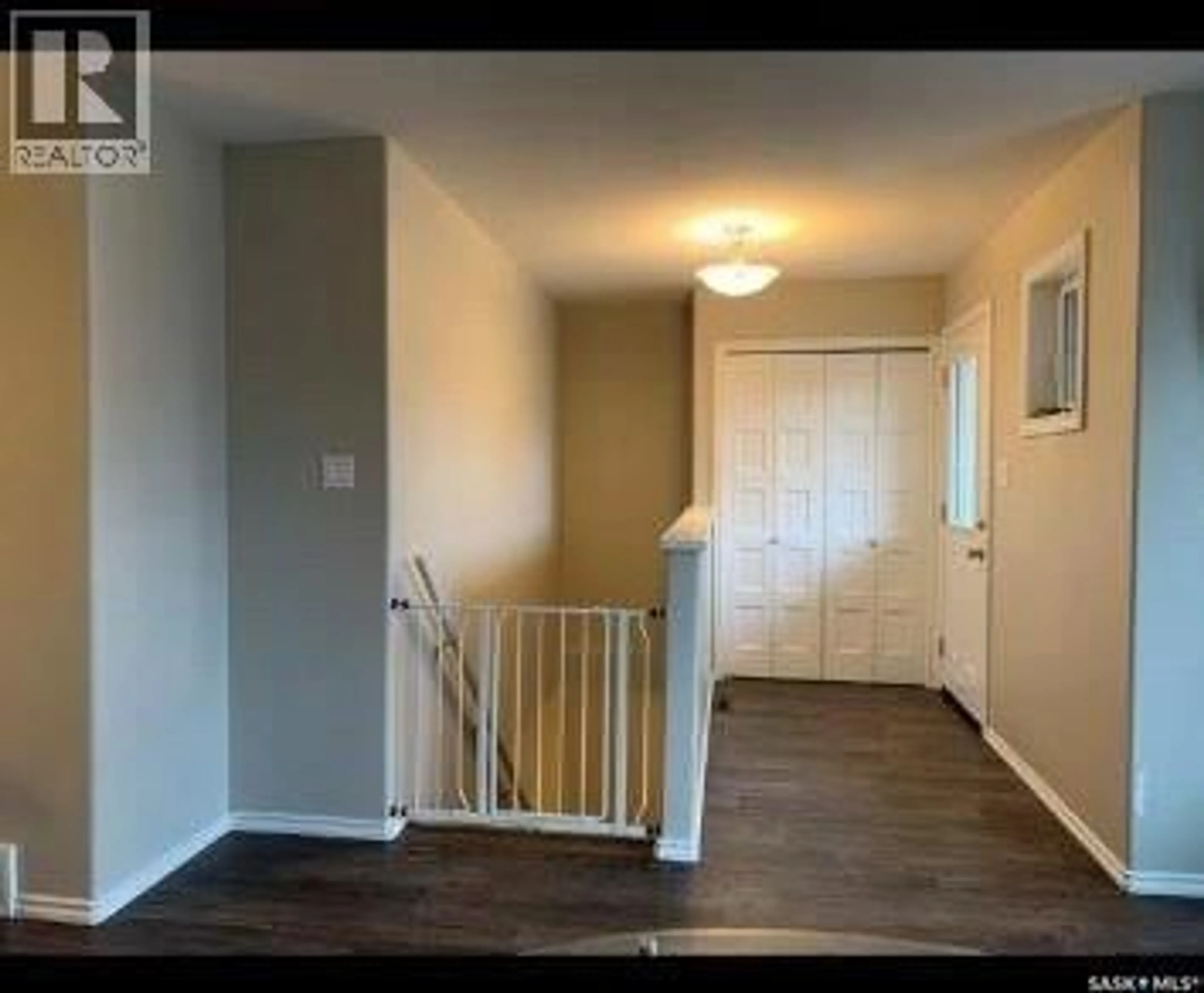 Indoor entryway for 72 - 29 CAMERON WAY, Yorkton Saskatchewan S3N2X3