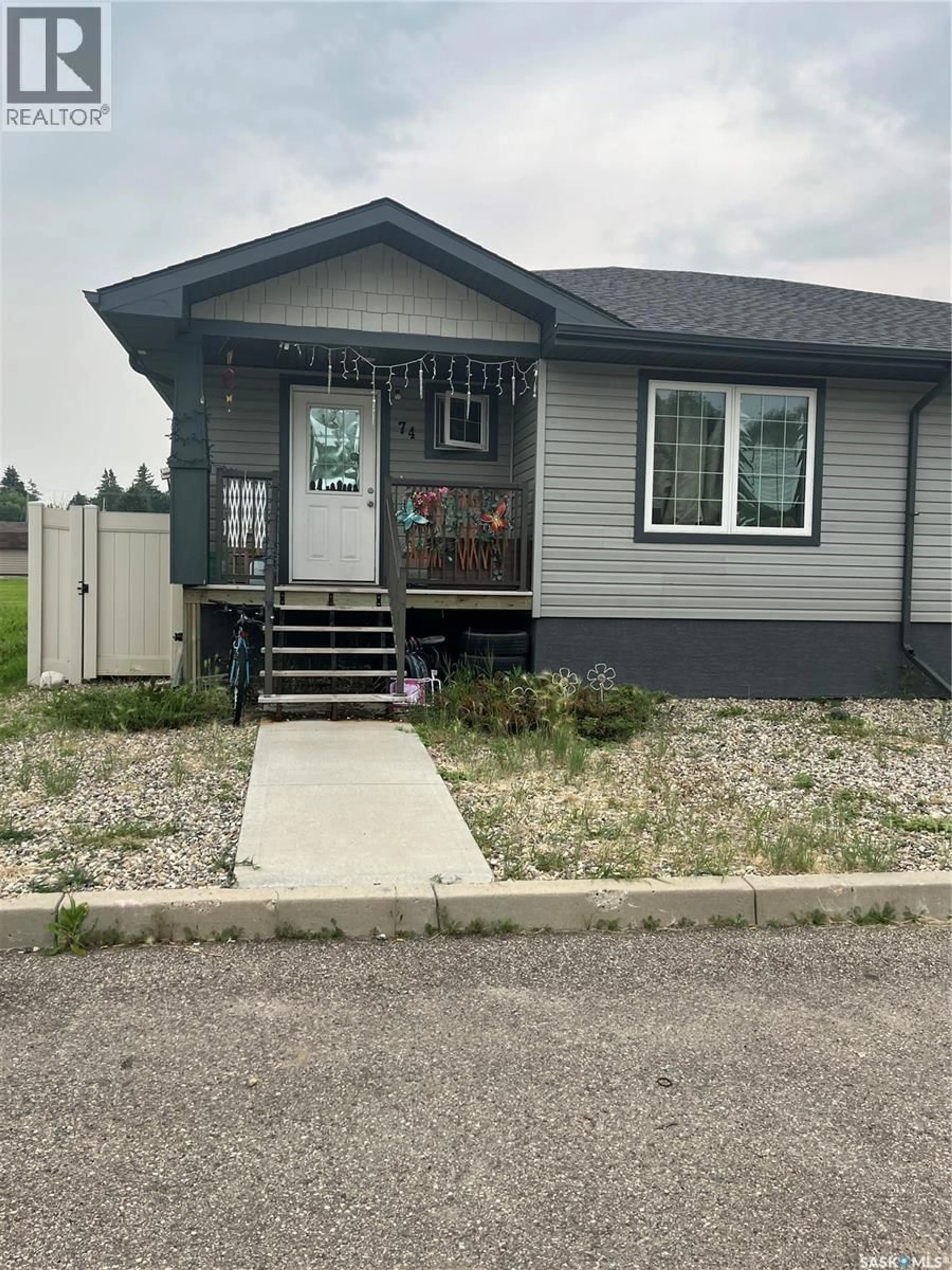 Home with vinyl exterior material, street for 74 - 28 CAMERON WAY, Yorkton Saskatchewan S3N2X3