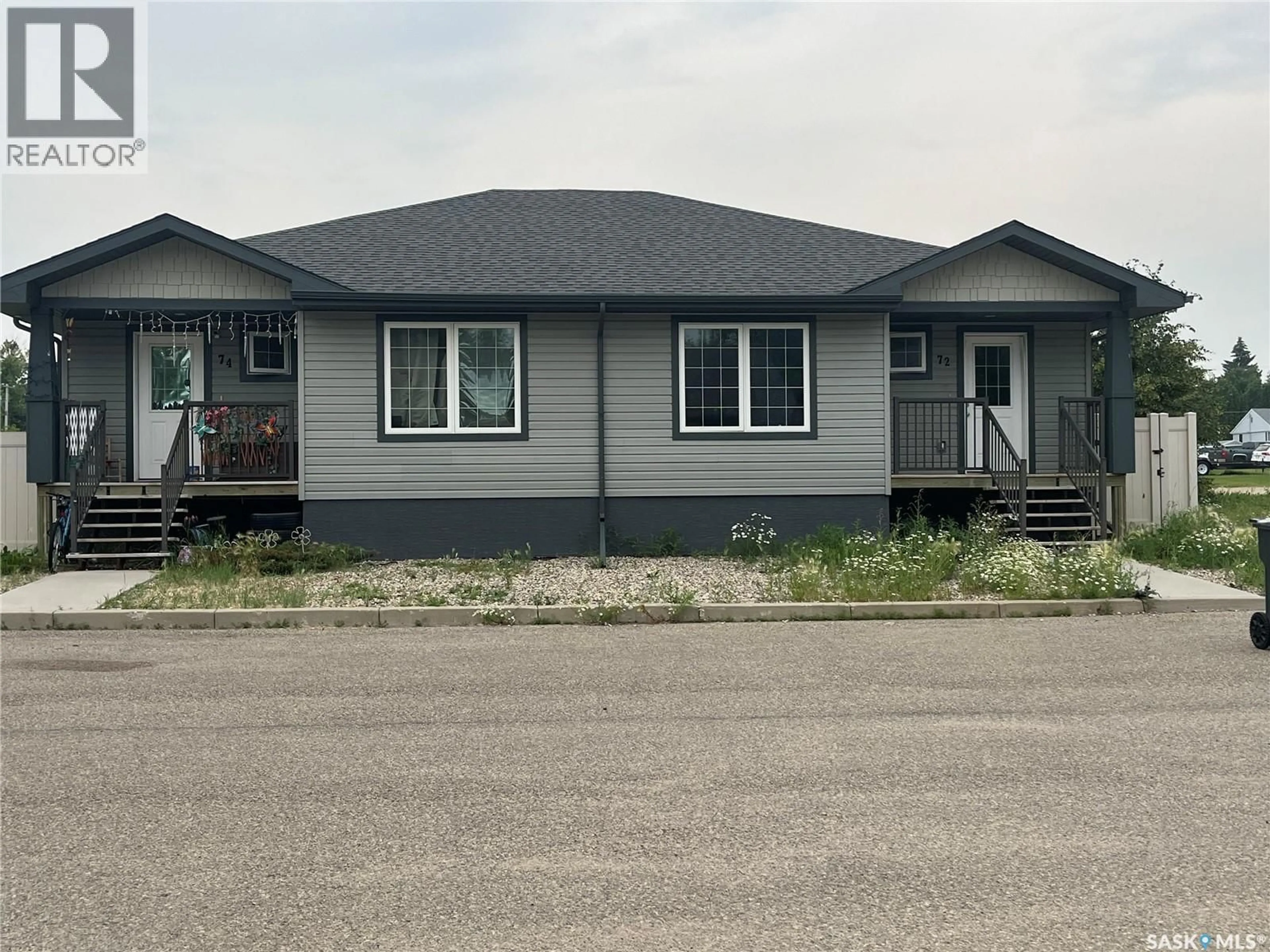 Home with vinyl exterior material, building for 74 - 28 CAMERON WAY, Yorkton Saskatchewan S3N2X3