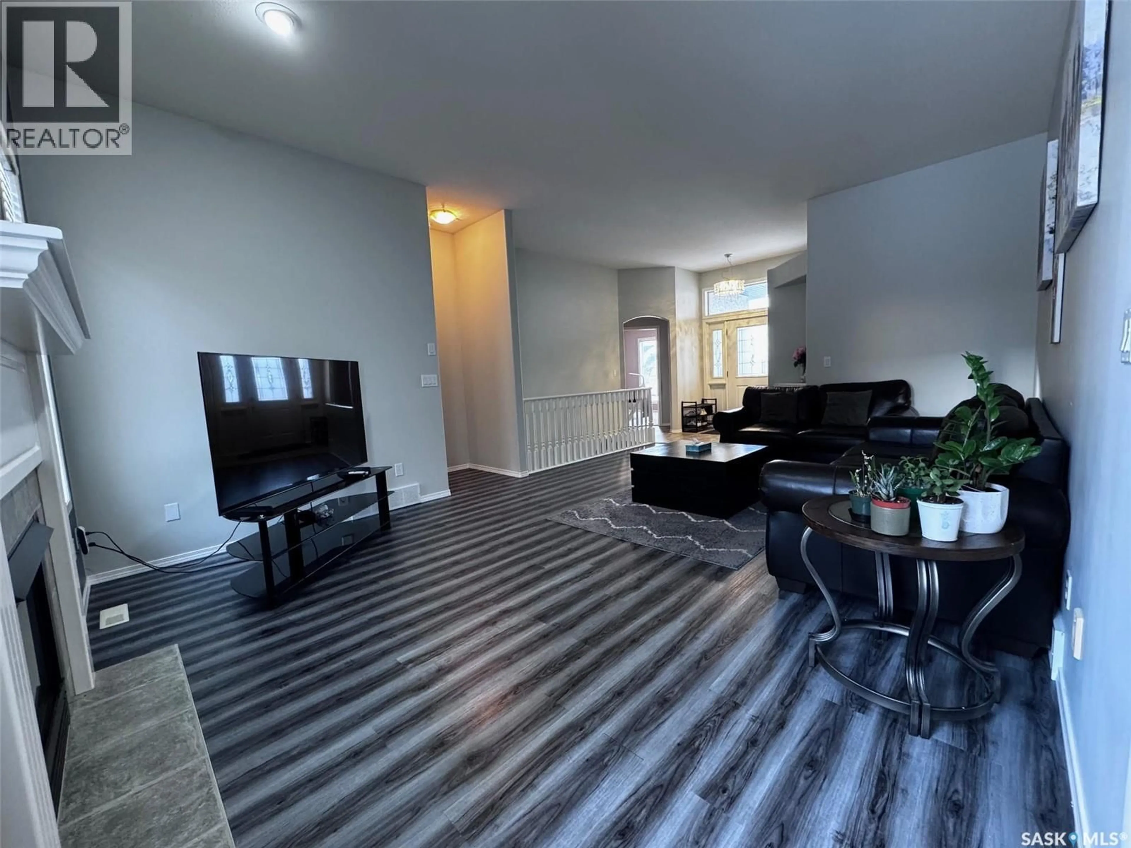 A pic of a room for 611 LE MAY COURT, Saskatoon Saskatchewan S7S1L2