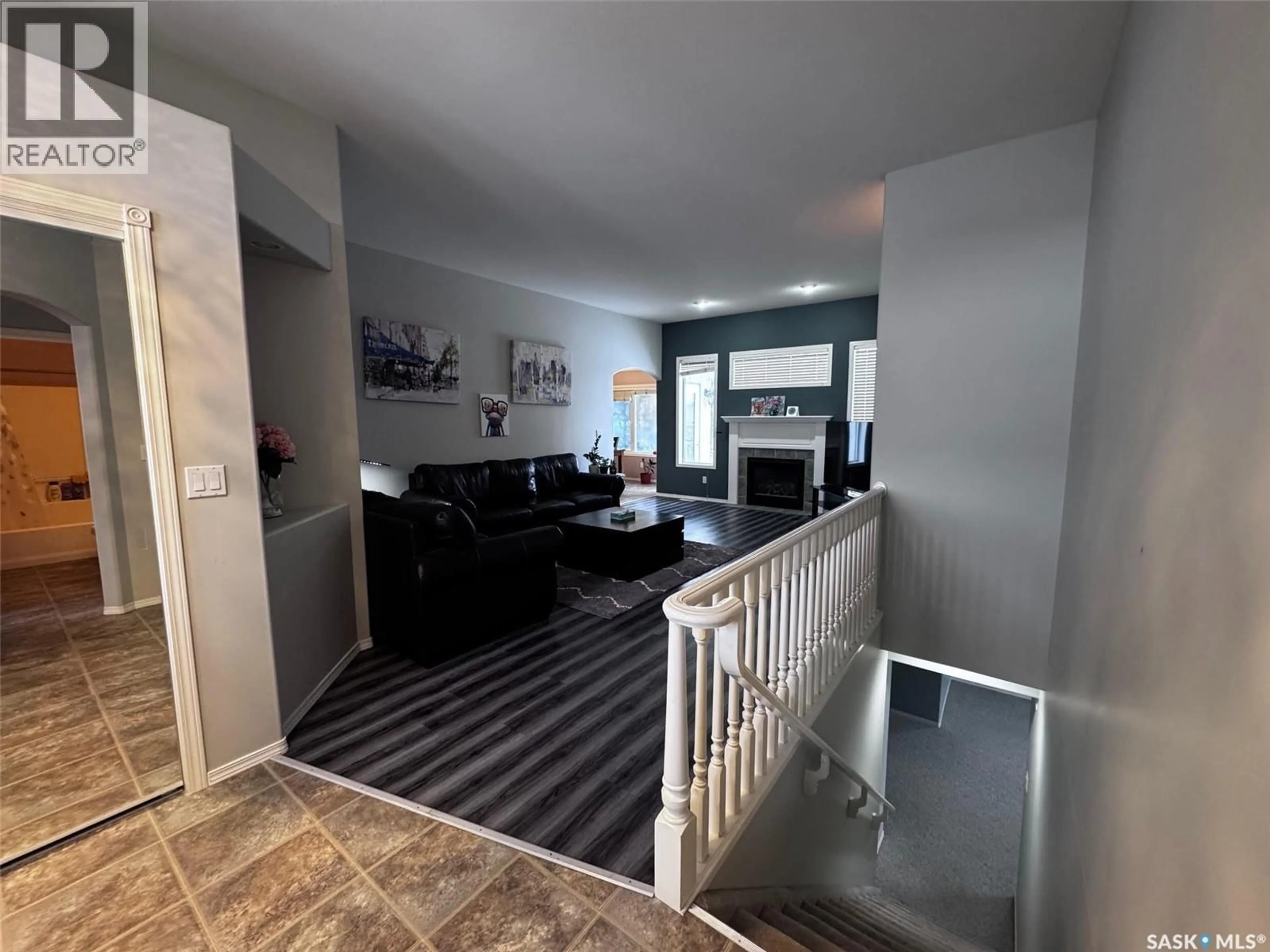 Unknown for 611 LE MAY COURT, Saskatoon Saskatchewan S7S1L2