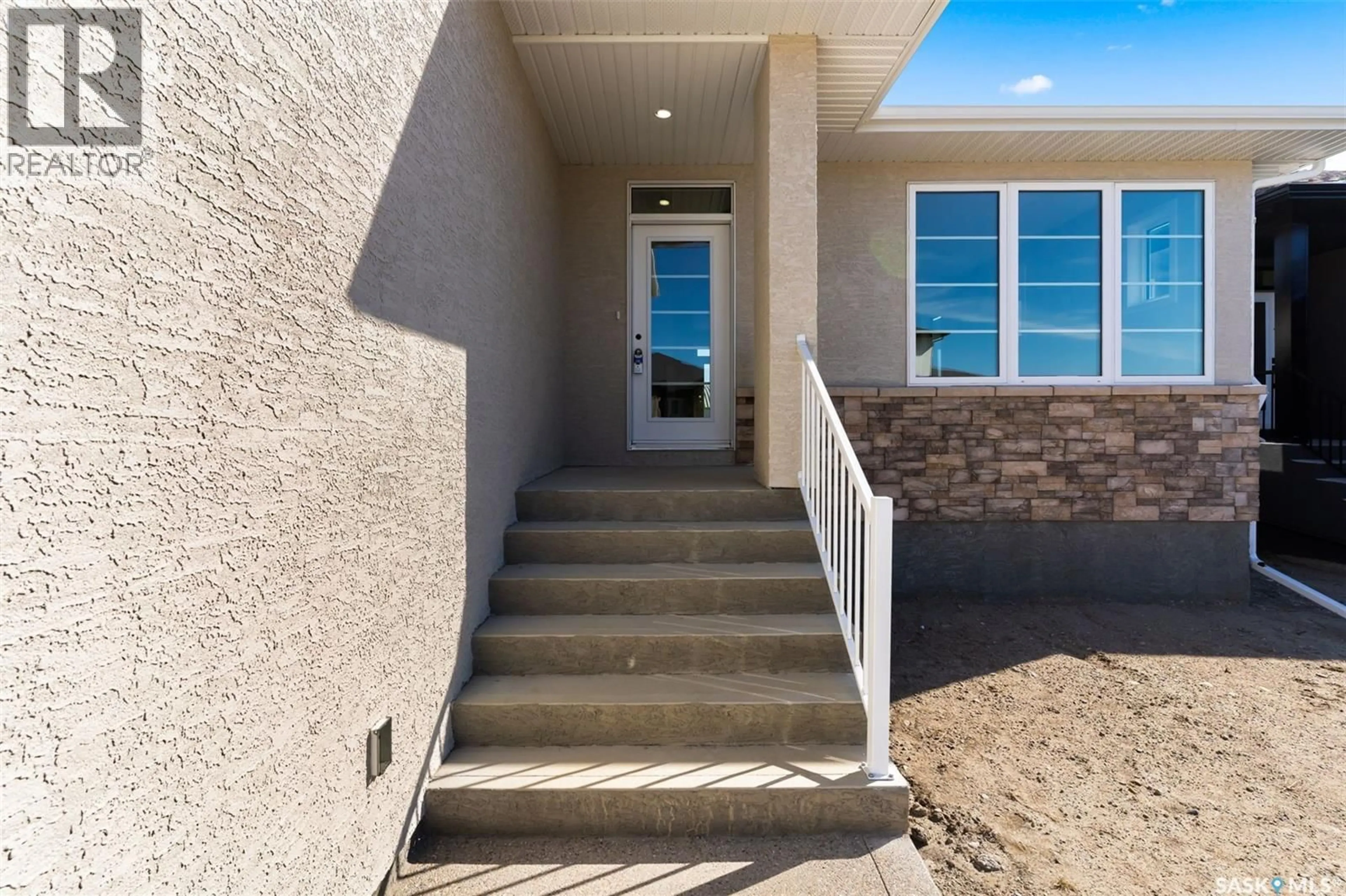 Indoor entryway for 5 KONANZ BAY, Balgonie Saskatchewan S0G0E0