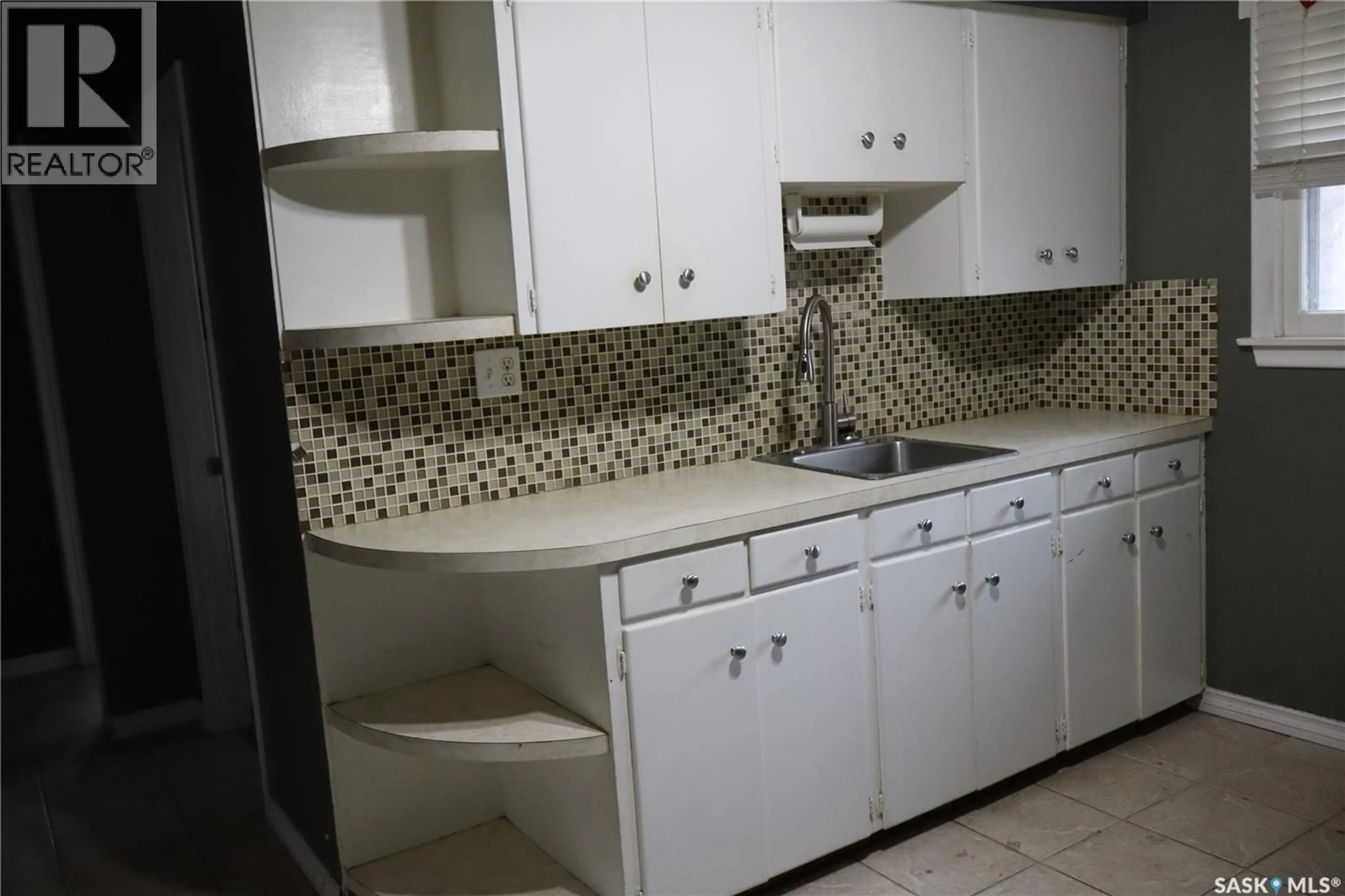 Standard kitchen, ceramic/tile floor for 764 FAIRFORD STREET, Moose Jaw Saskatchewan S6H0G2