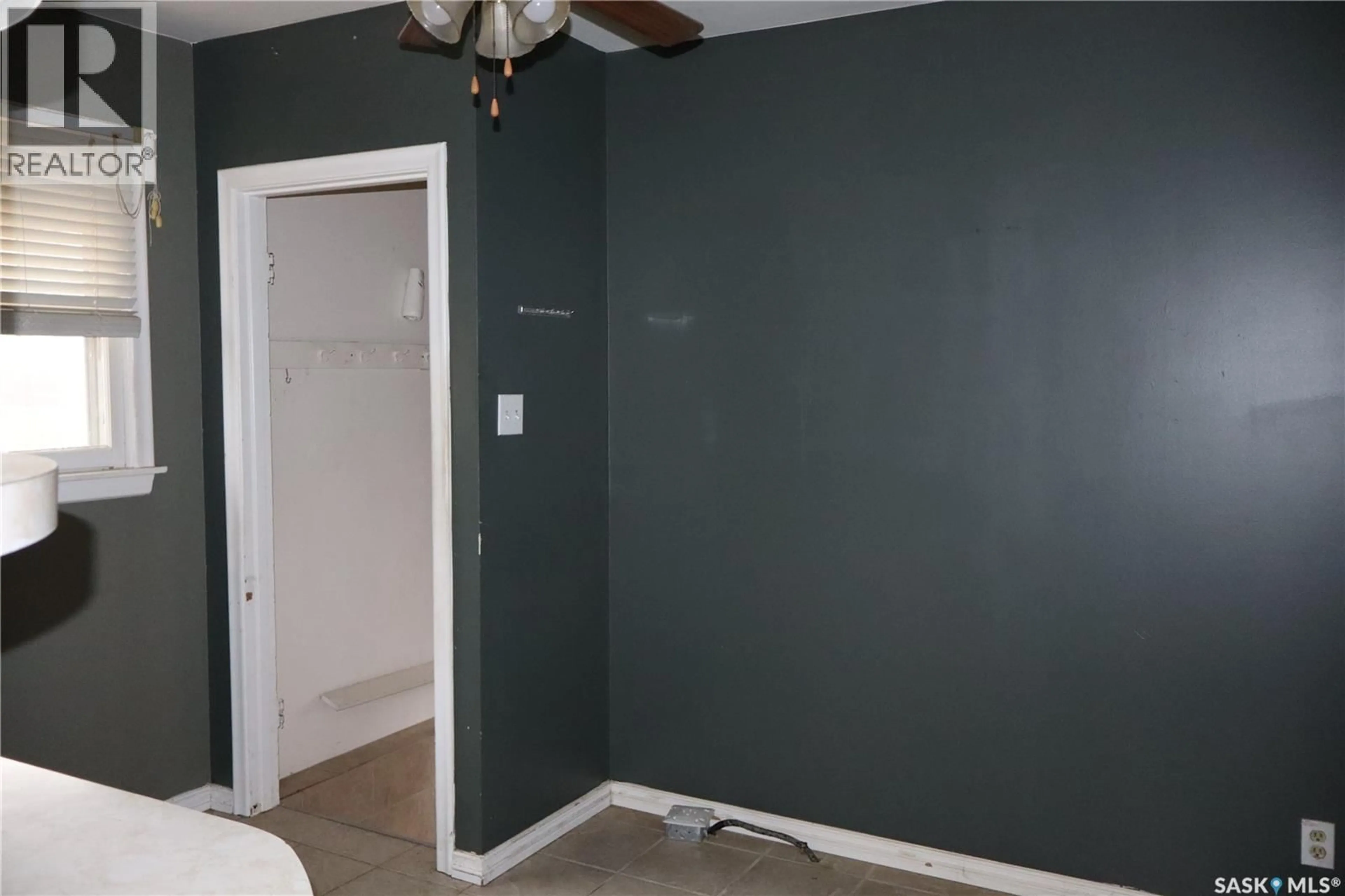 A pic of a room for 764 FAIRFORD STREET, Moose Jaw Saskatchewan S6H0G2