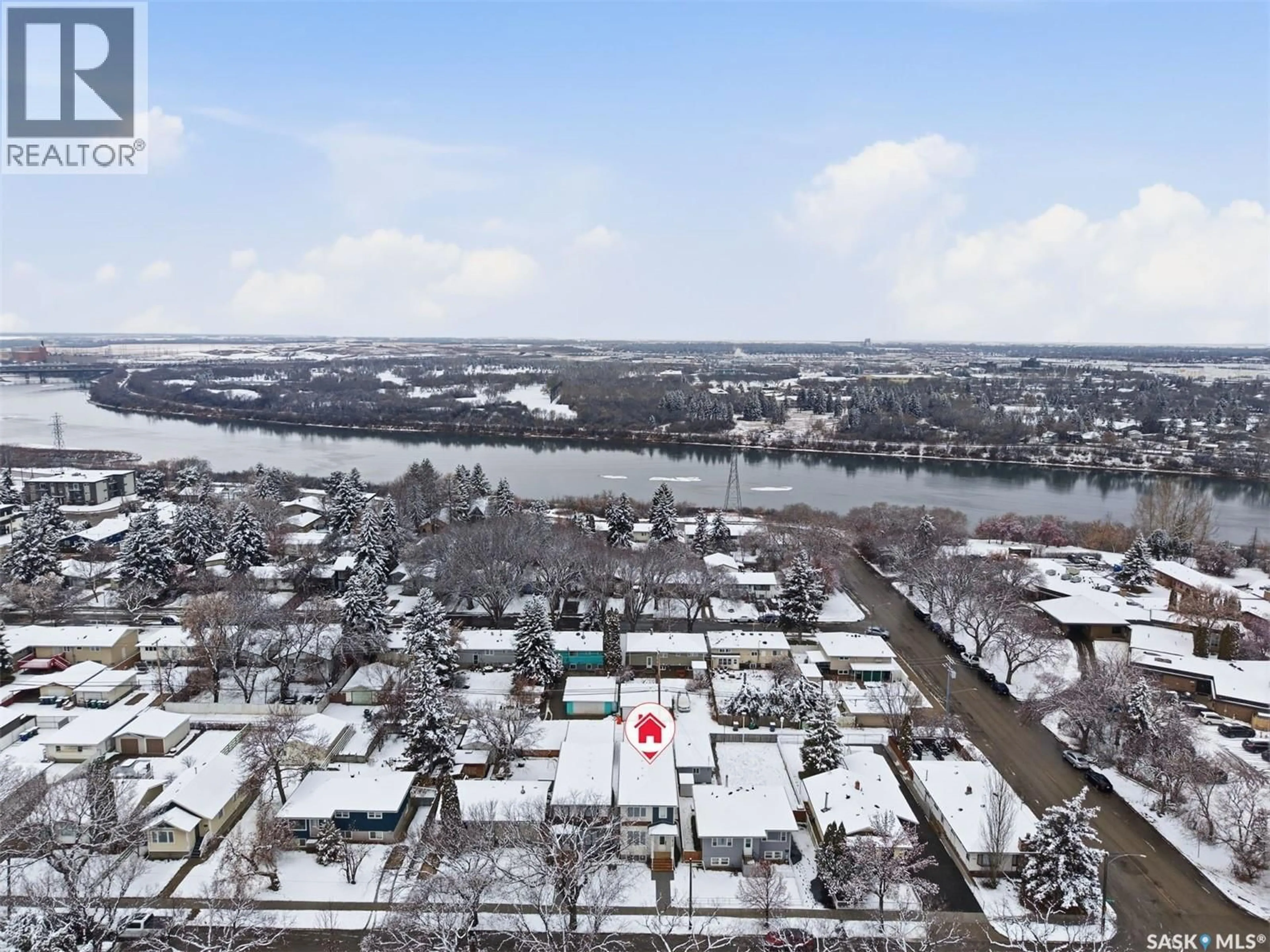 A pic from outside/outdoor area/front of a property/back of a property/a pic from drone, water/lake/river/ocean view for 1912 HERMAN AVENUE, Saskatoon Saskatchewan S7M0M8