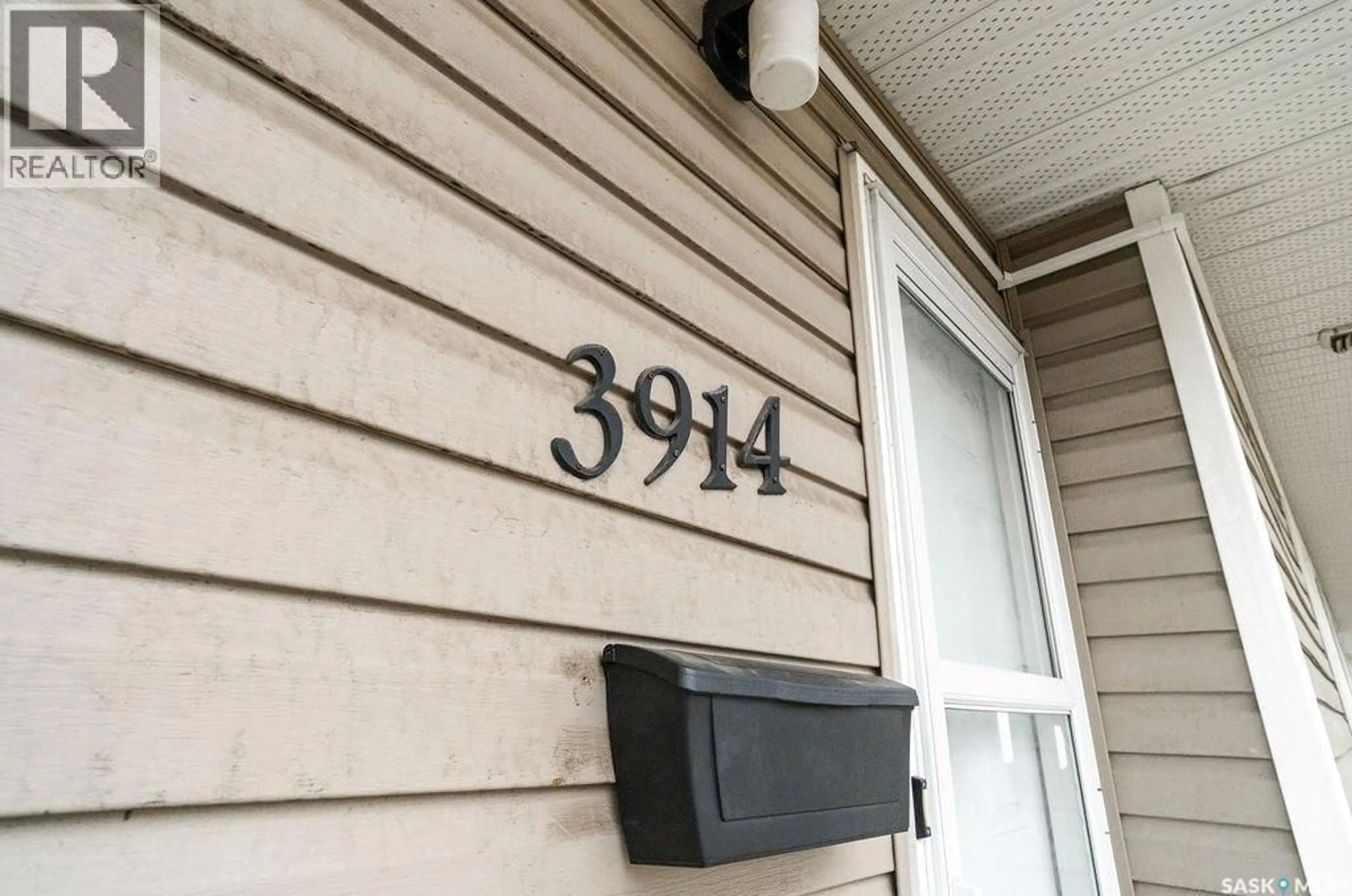 Unknown for 3914 CASTLE ROAD, Regina Saskatchewan S4S6A4