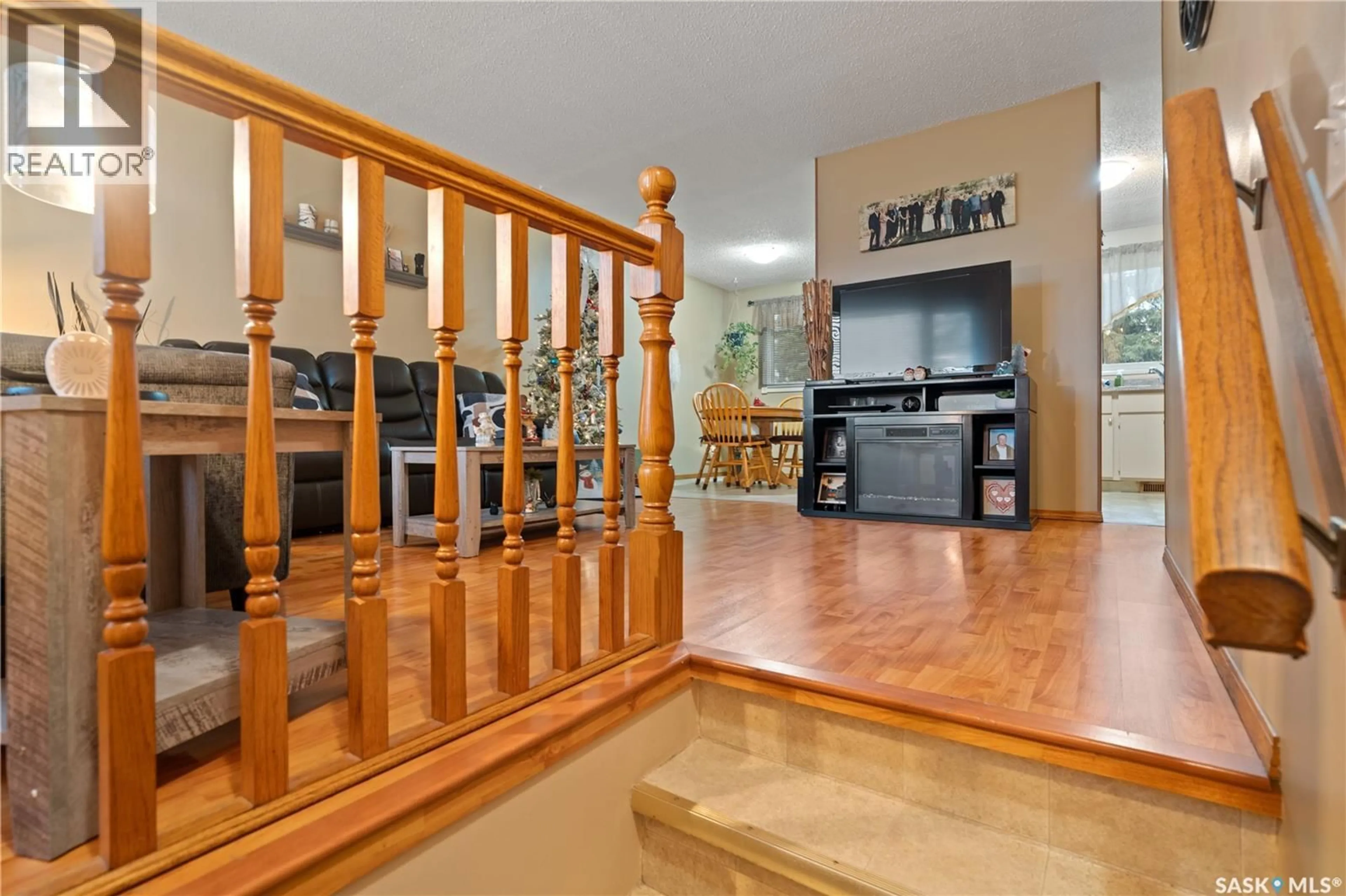 Indoor foyer for 126 CHURCH DRIVE, Regina Saskatchewan S4X1P8