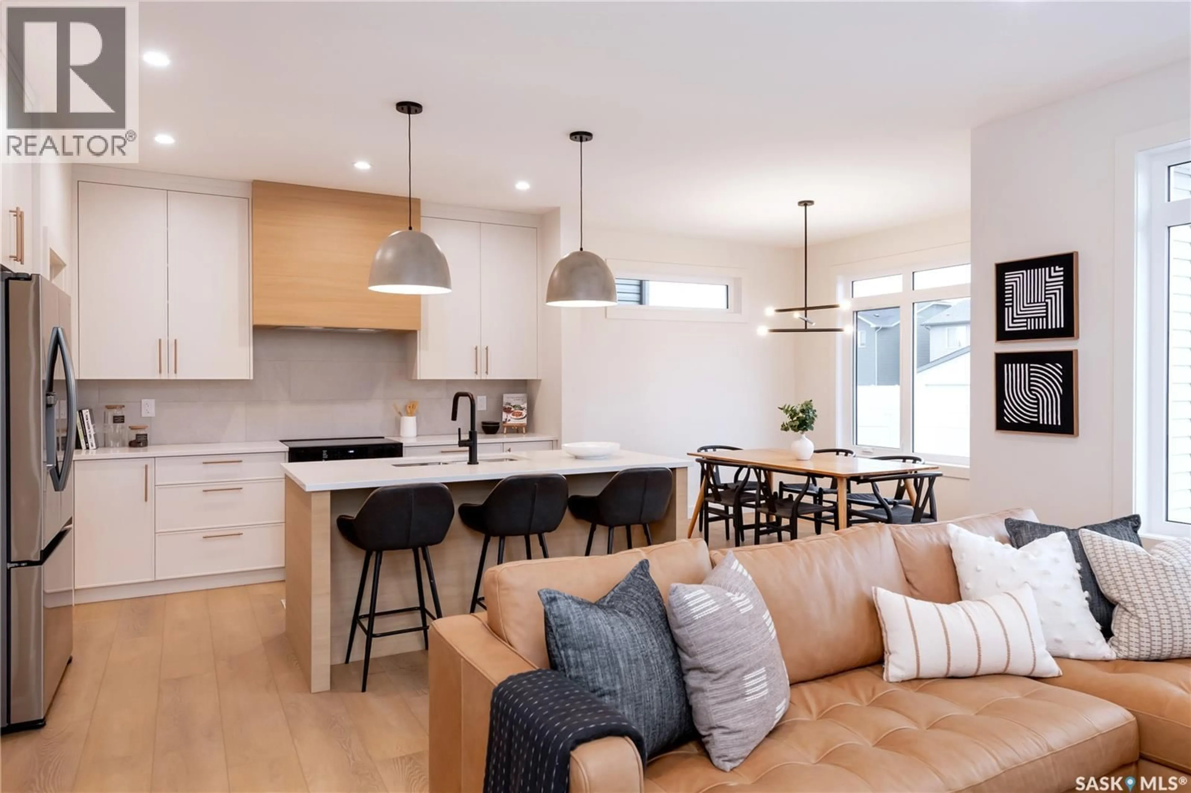 Open concept kitchen, unknown for 647 PEPPER BEND, Saskatoon Saskatchewan S7V1T1