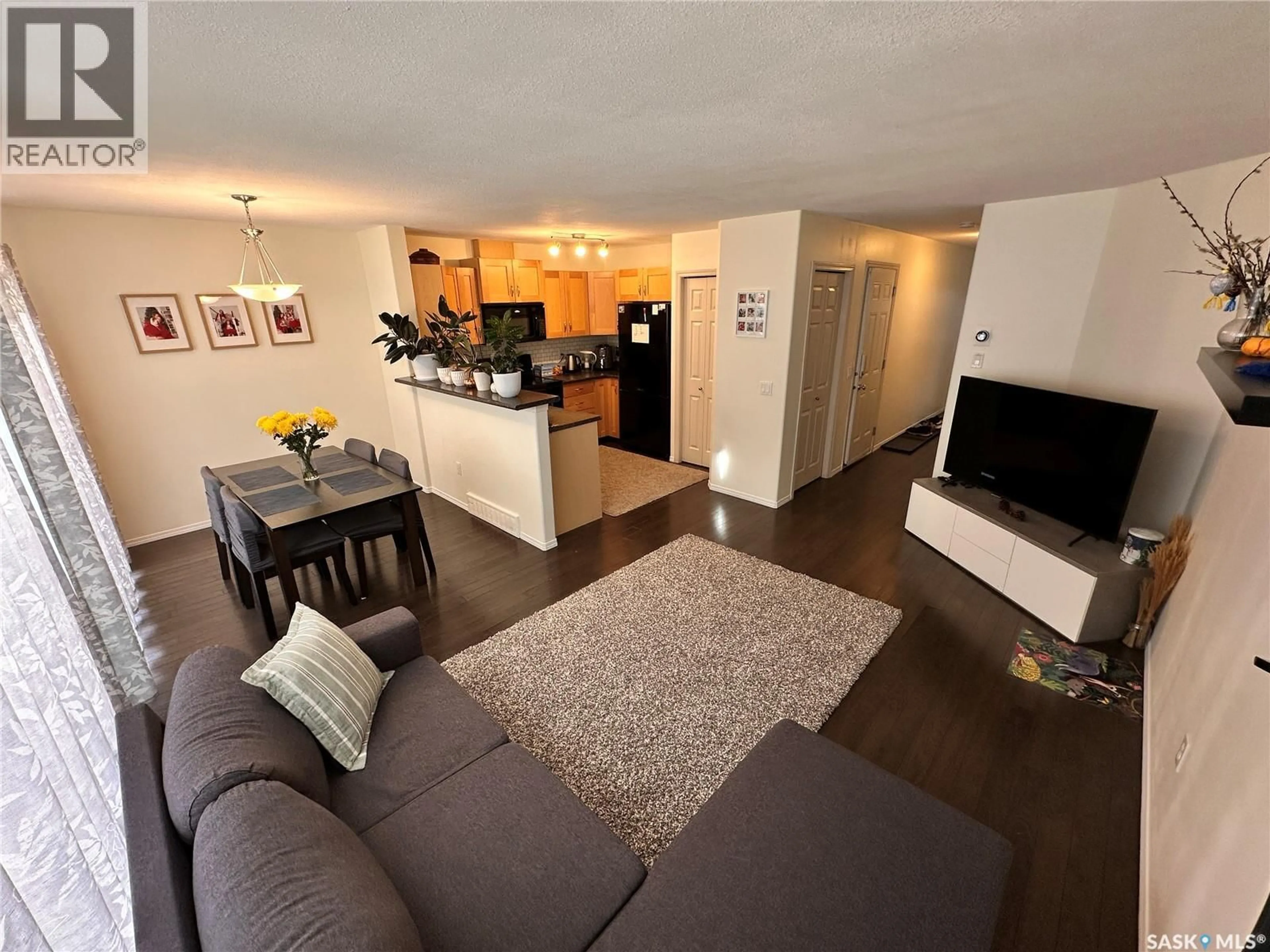 Living room with furniture, unknown for 19 2751 WINDSOR PARK ROAD, Regina Saskatchewan S4V1H1