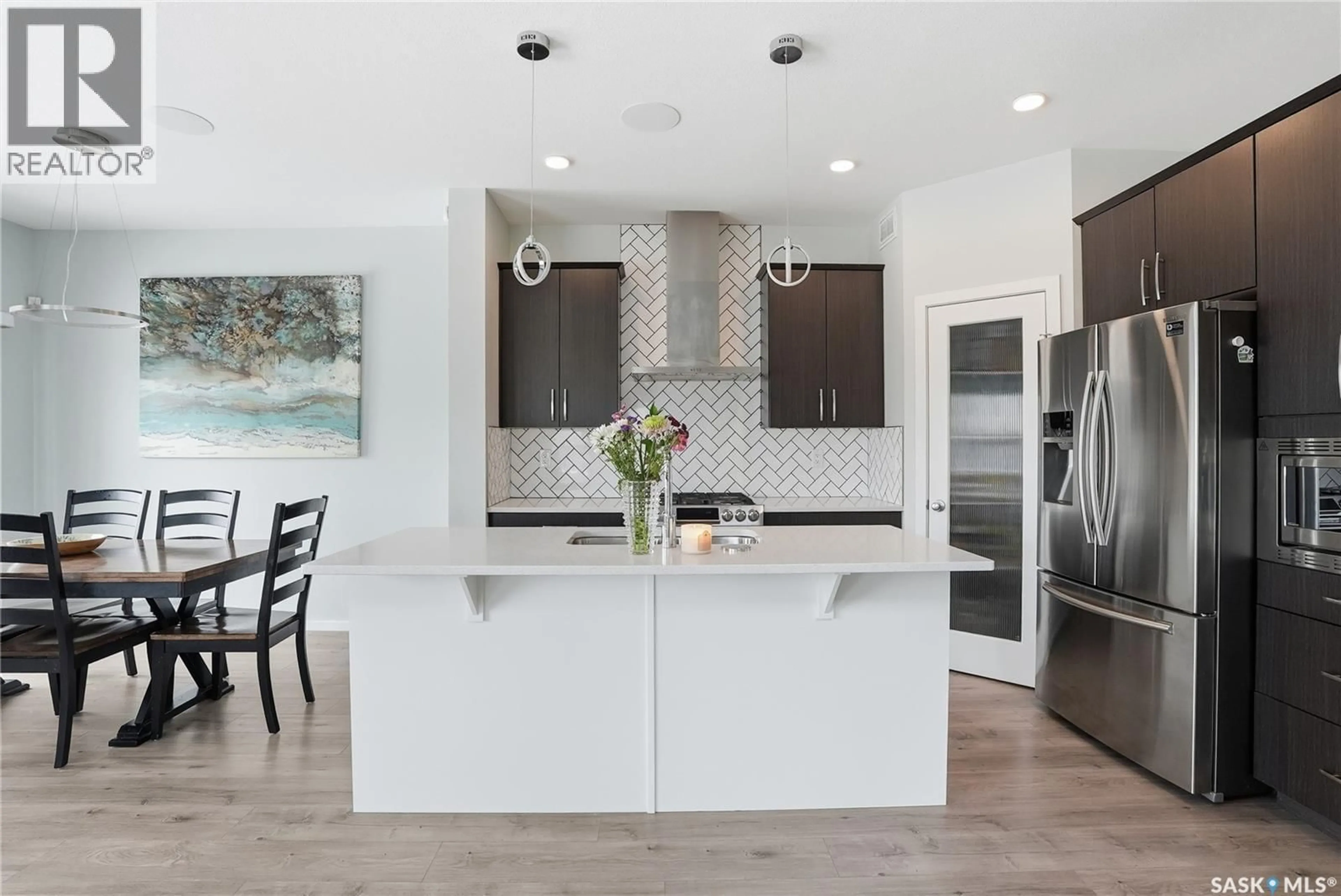 Contemporary kitchen, ceramic/tile floor for 551 KENSINGTON PLACE, Saskatoon Saskatchewan S7L6N5