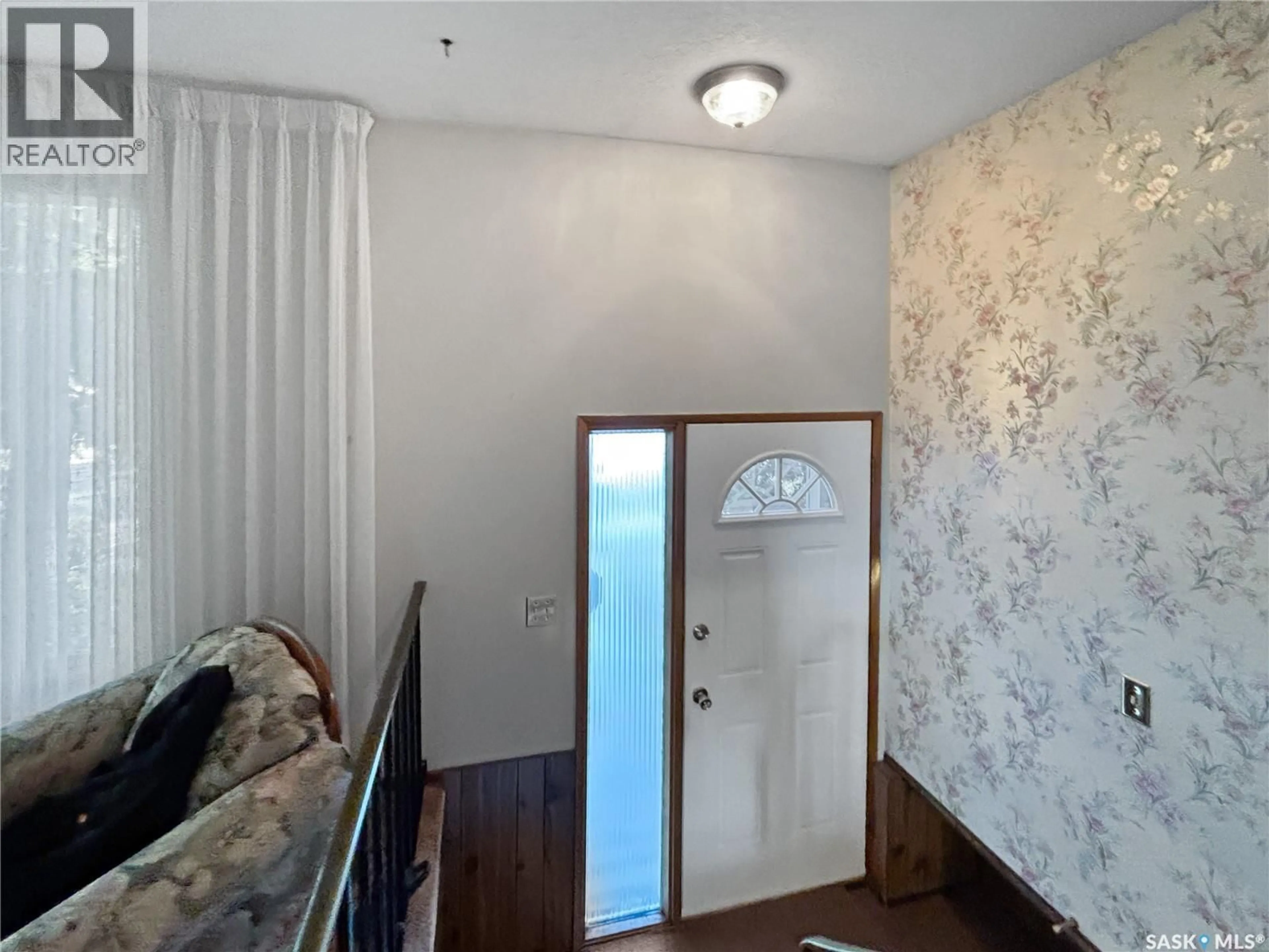 A pic of a room for 3213 33RD STREET, Saskatoon Saskatchewan S7L4R1