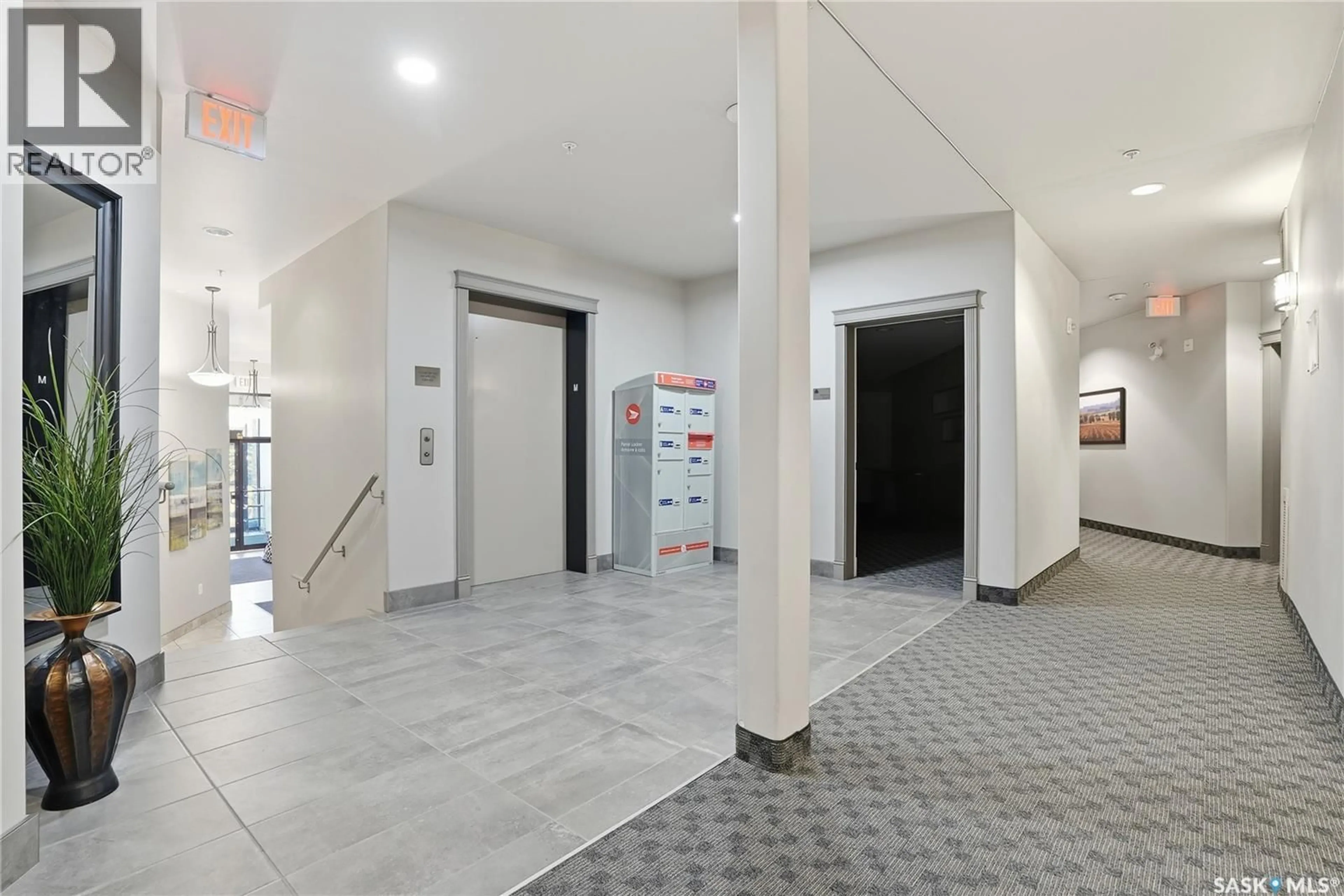 Indoor foyer for 214 2730 MAIN STREET, Saskatoon Saskatchewan S7H0M3