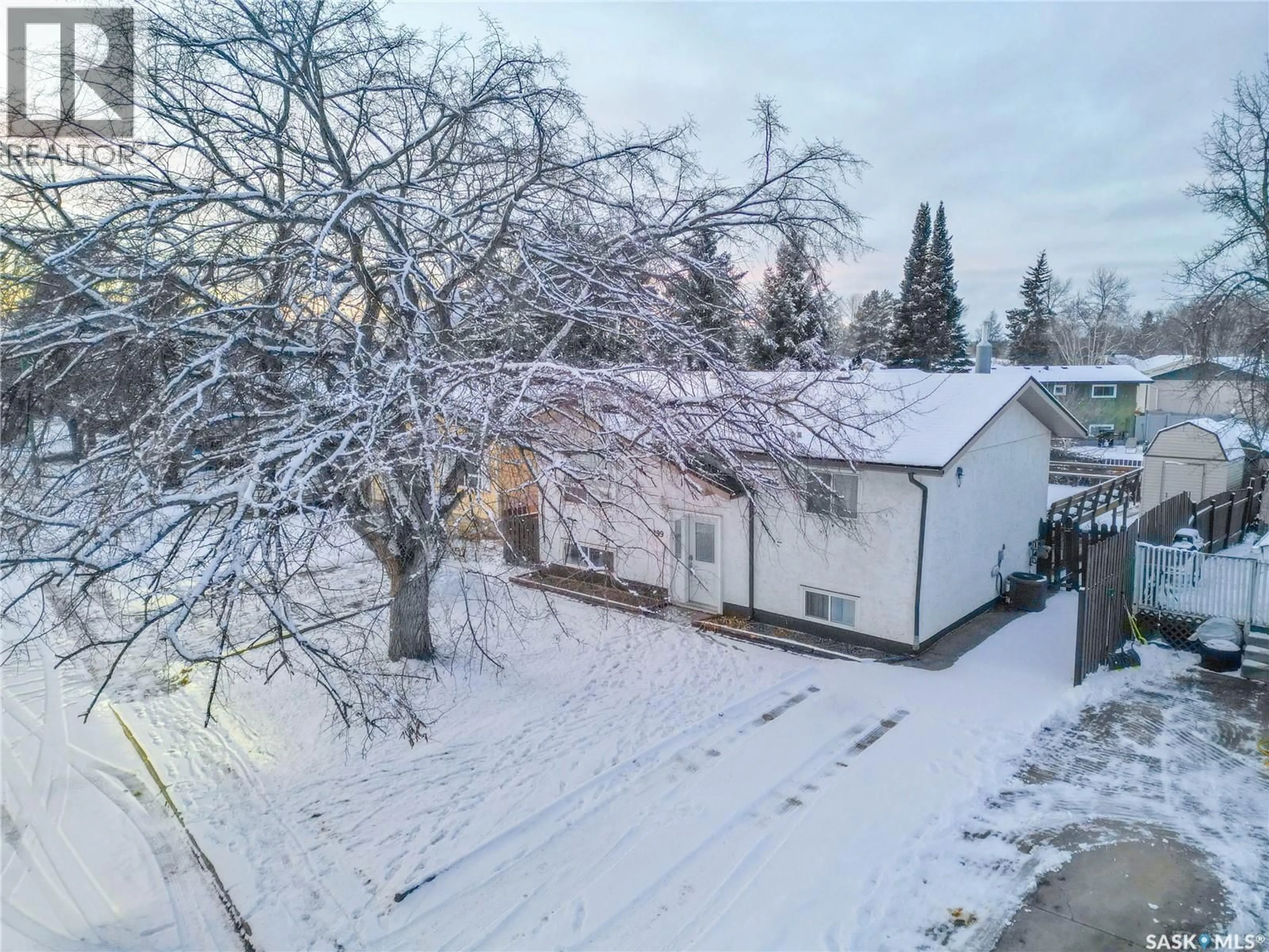 A pic from outside/outdoor area/front of a property/back of a property/a pic from drone, street for 199 MACDOWALL CRESCENT, Prince Albert Saskatchewan S6V6N4