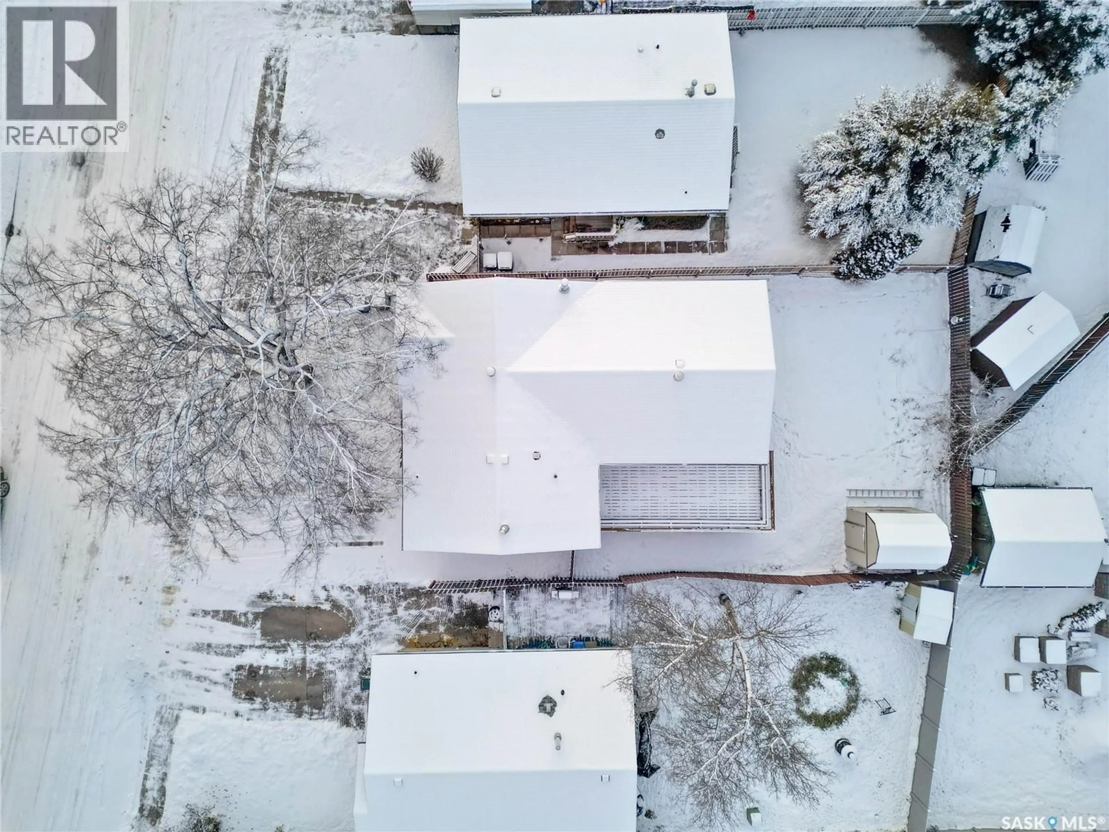 A pic from outside/outdoor area/front of a property/back of a property/a pic from drone, building for 199 MACDOWALL CRESCENT, Prince Albert Saskatchewan S6V6N4