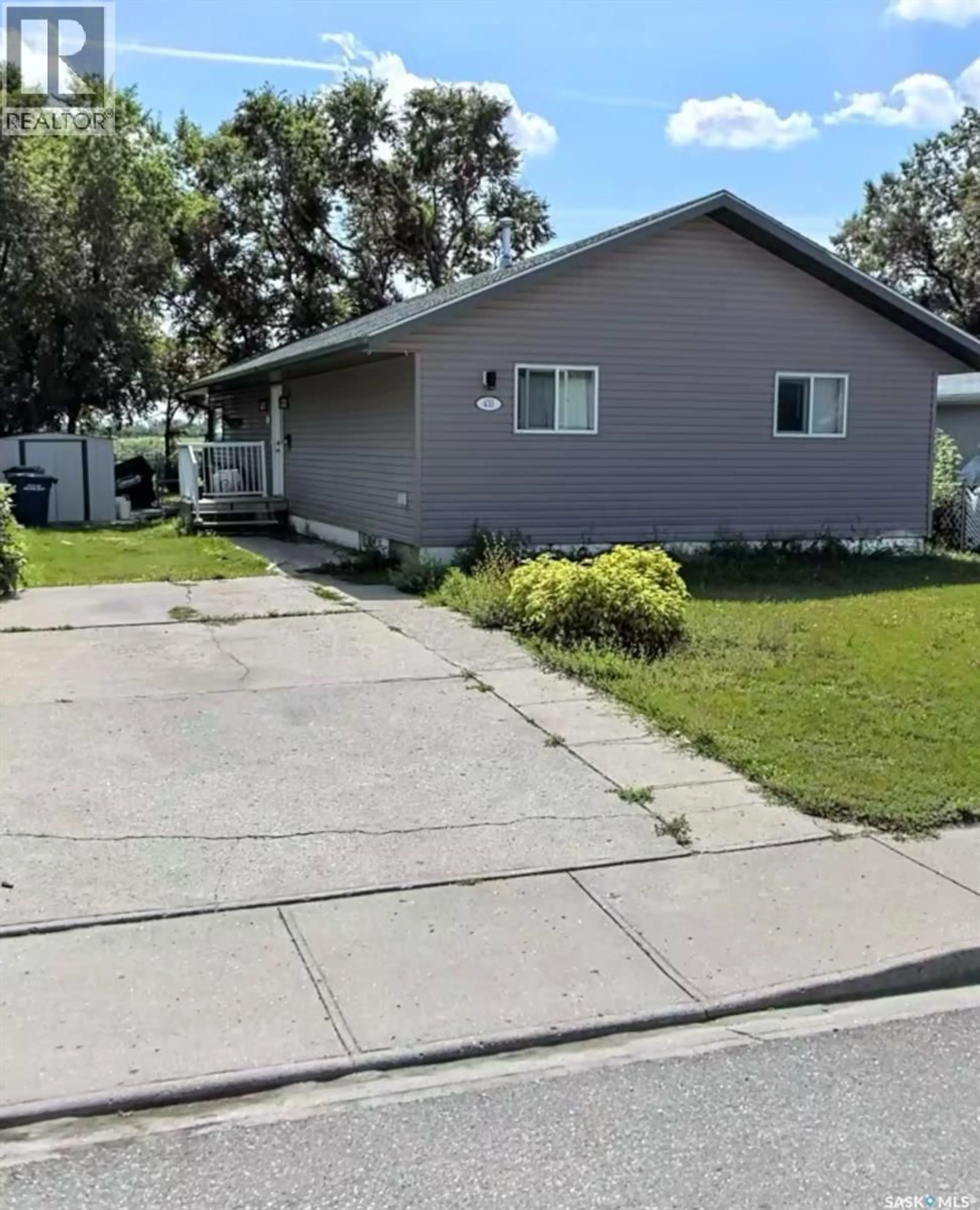 Home with vinyl exterior material, street for 431 VAUGHAN STREET, Moose Jaw Saskatchewan S6H5N1