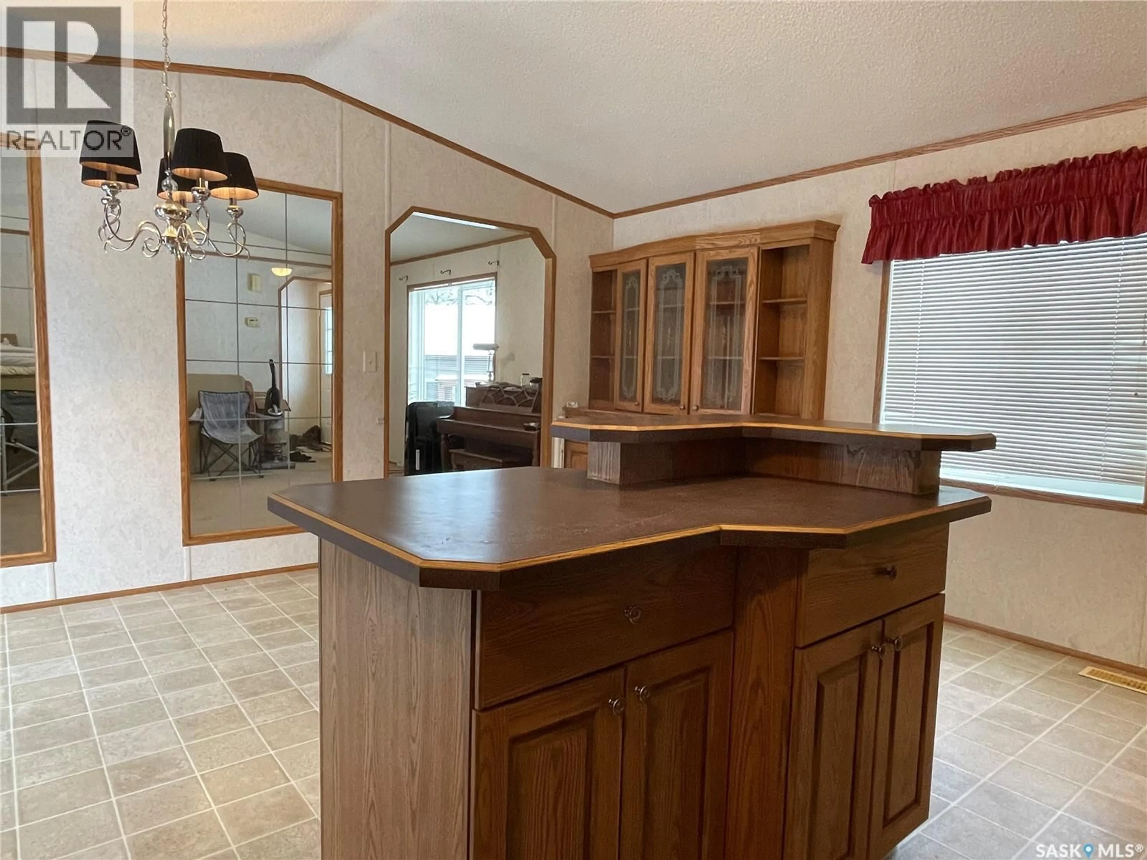 Open concept kitchen, unknown for 418 7TH STREET, Meadow Lake Saskatchewan S9X1J1