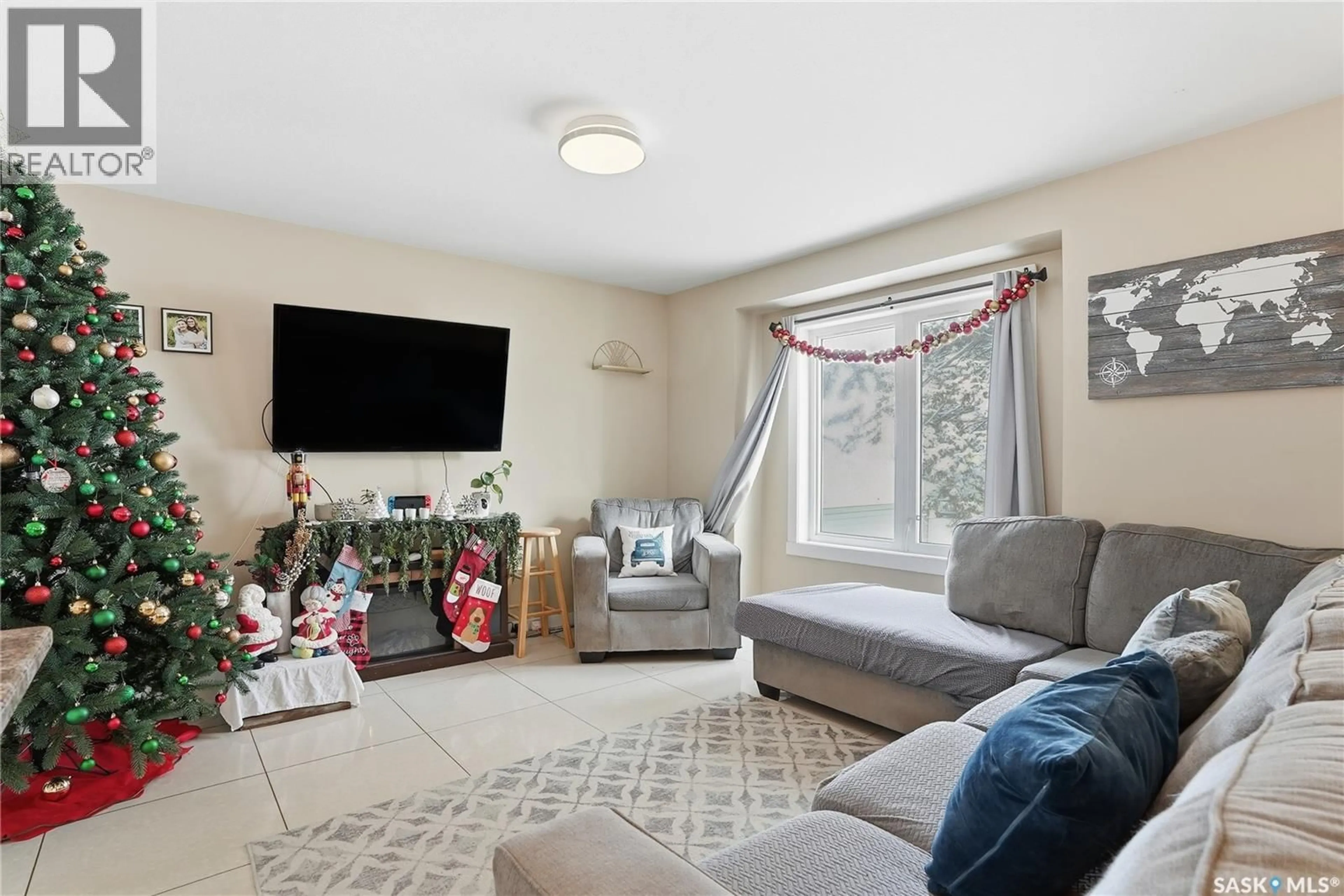 Living room with furniture, unknown for 3005 1ST AVENUE, Waldheim Saskatchewan S0K4R0