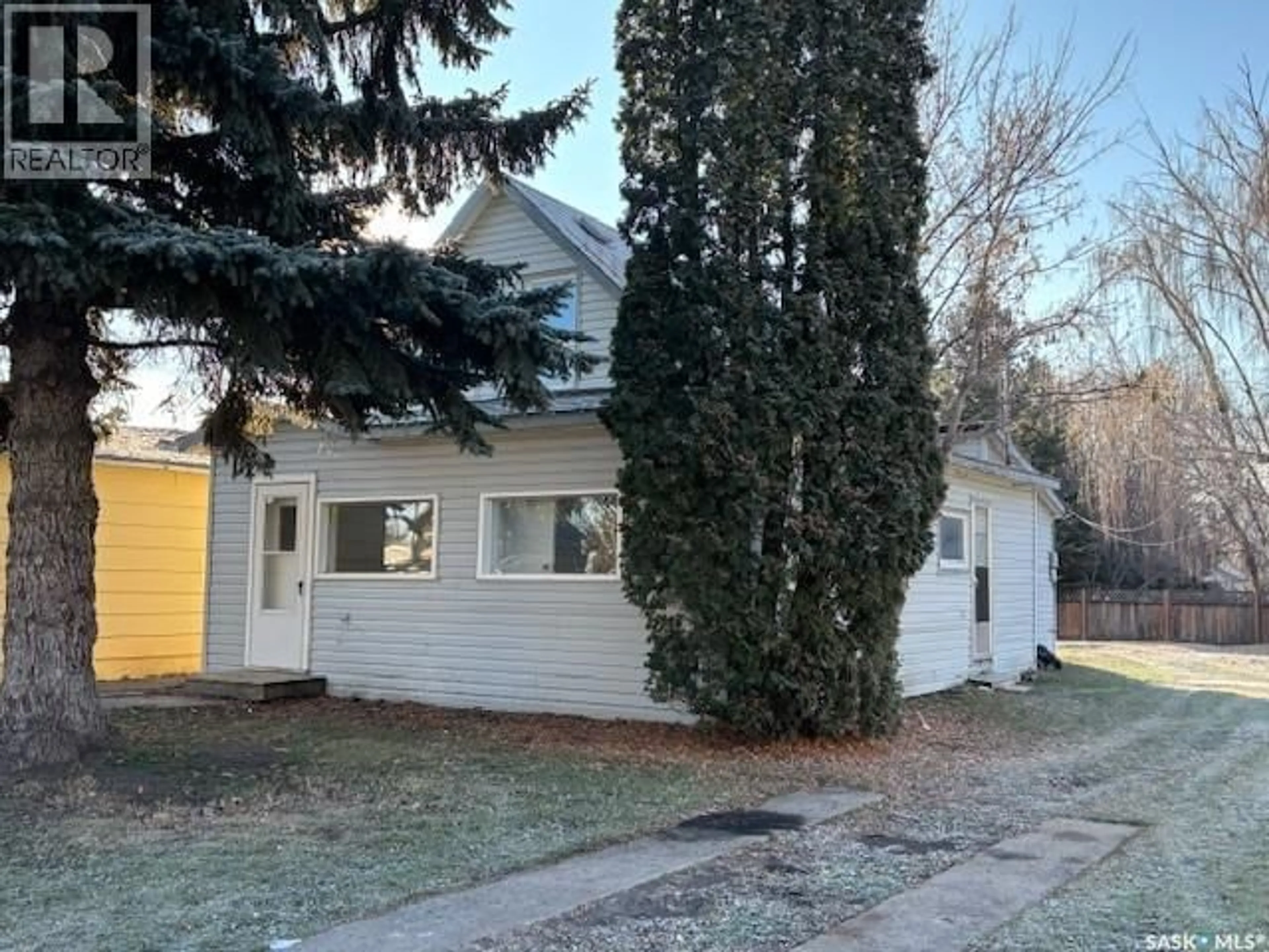 A pic from outside/outdoor area/front of a property/back of a property/a pic from drone, street for 134 2ND AVENUE, Canora Saskatchewan S0A0L0