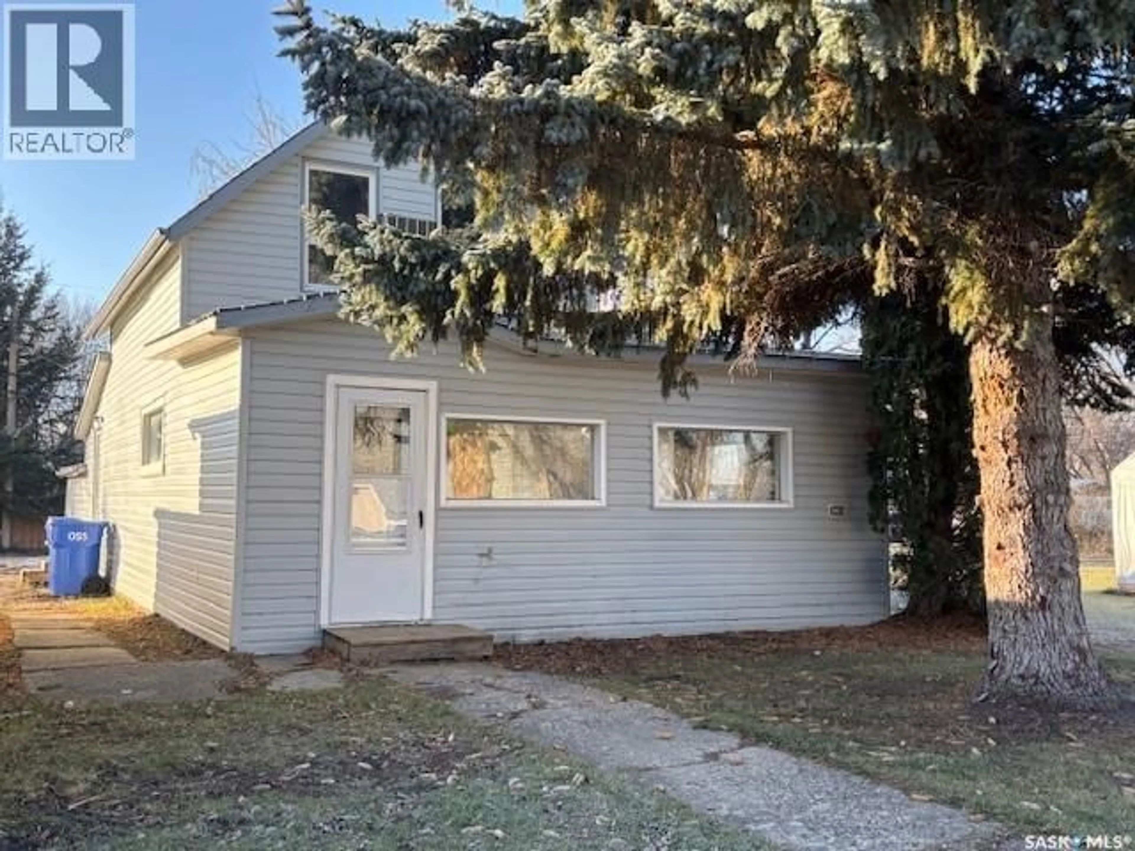 Home with vinyl exterior material, street for 134 2ND AVENUE, Canora Saskatchewan S0A0L0