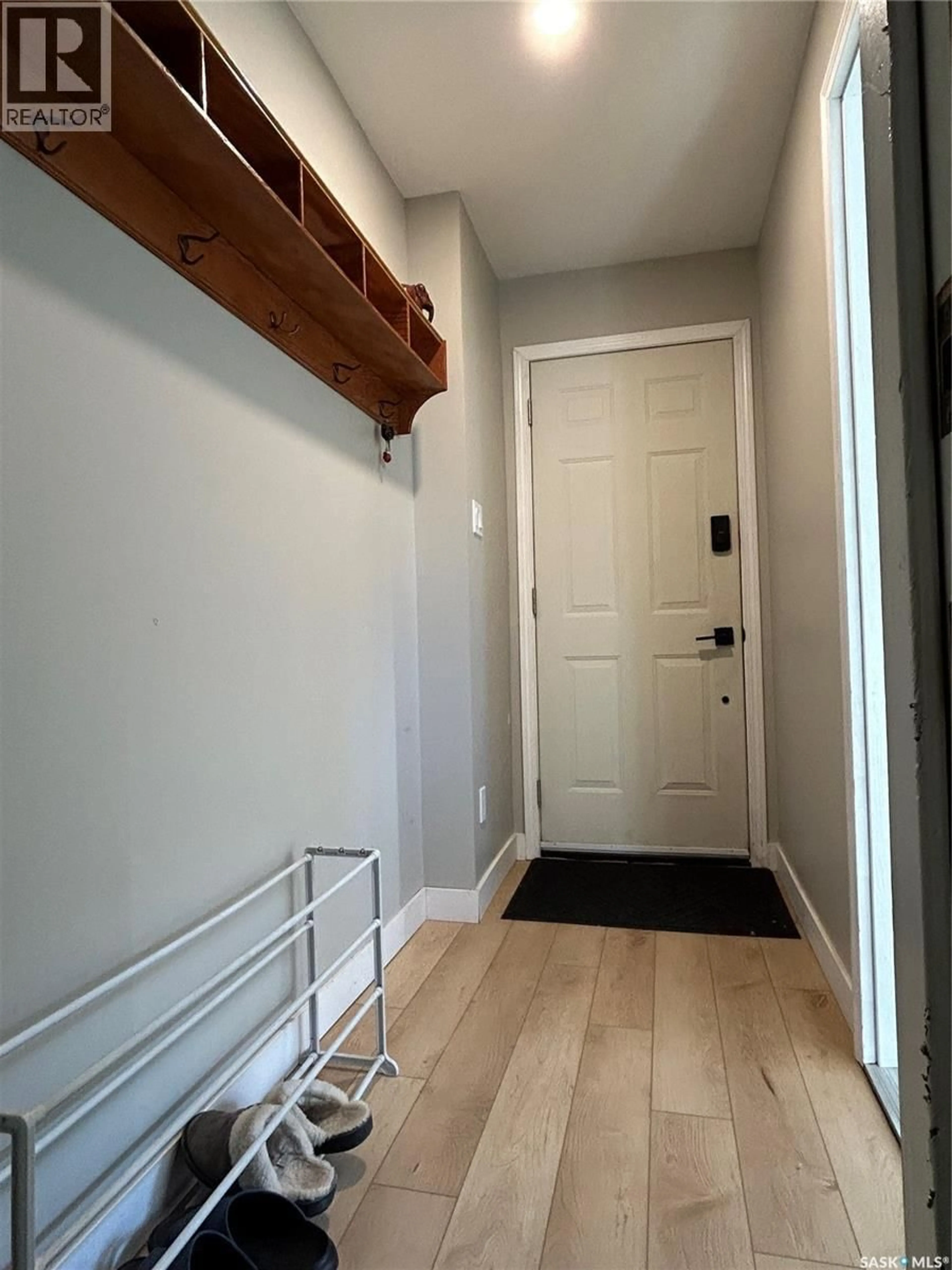 Indoor entryway for 645 ISABELLE STREET, Estevan Saskatchewan S4A1P6