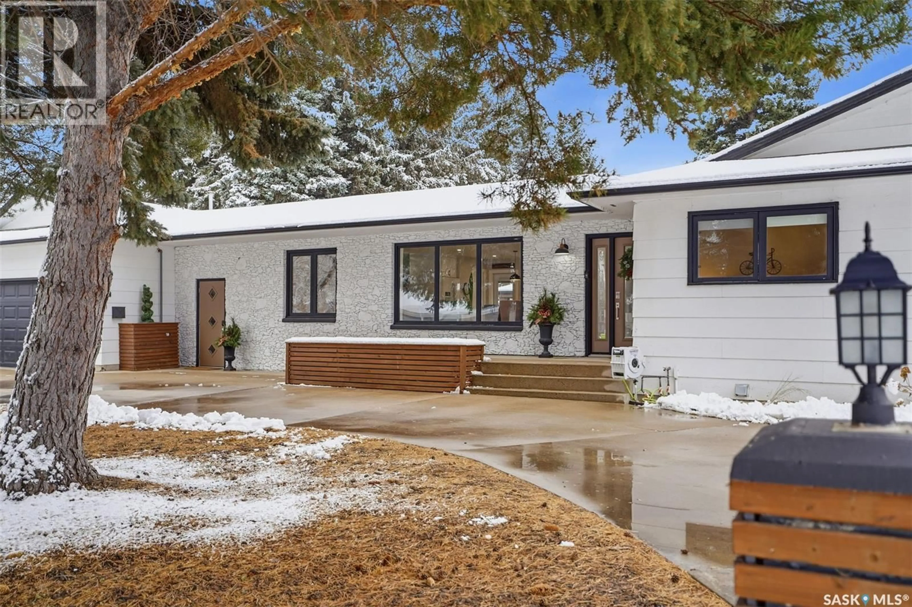 Home with vinyl exterior material, street for 3117 ORTONA STREET, Saskatoon Saskatchewan S7M3R3