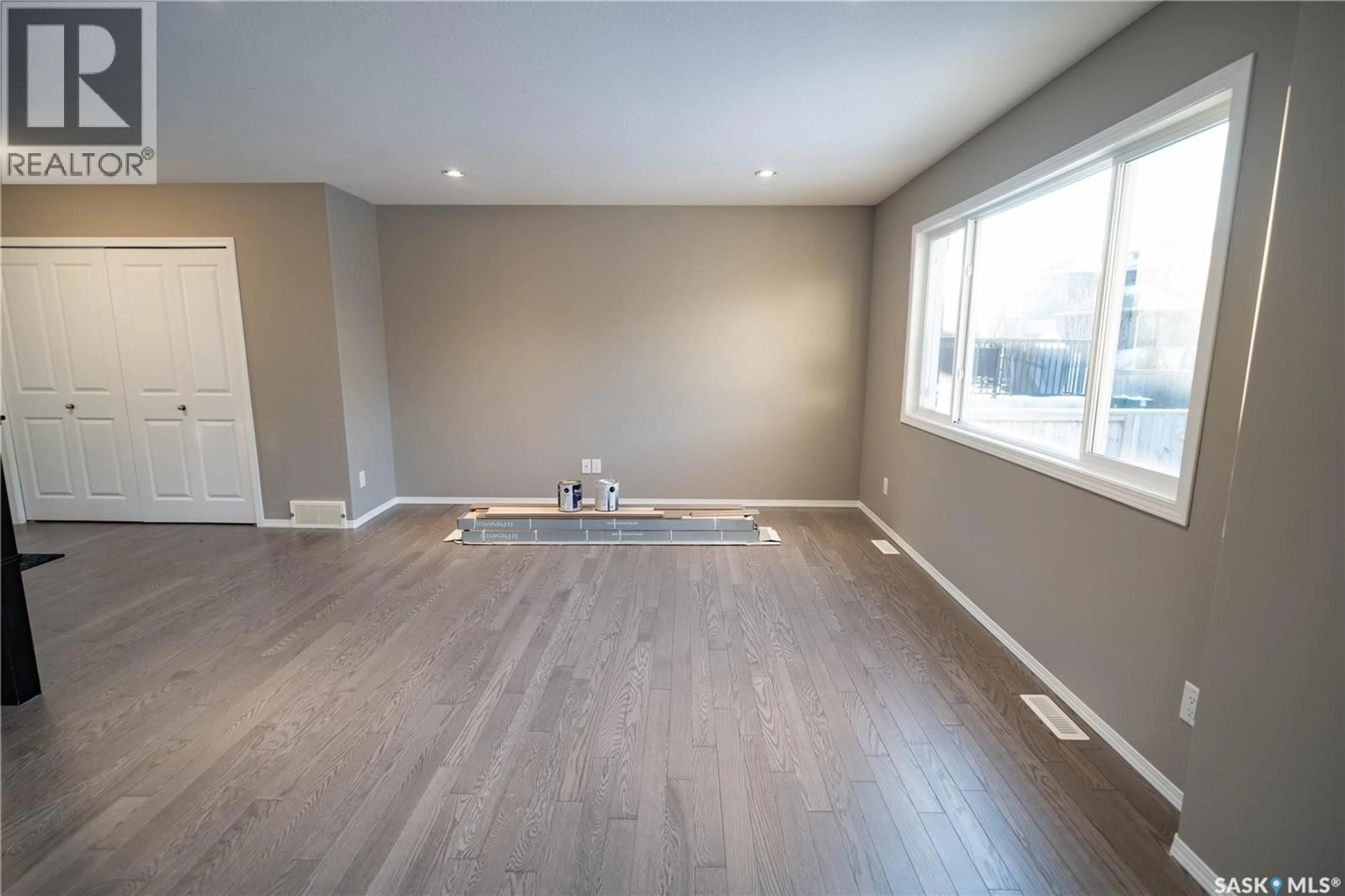 A pic of a room for 922 HUNTER ROAD, Saskatoon Saskatchewan S7T0E6