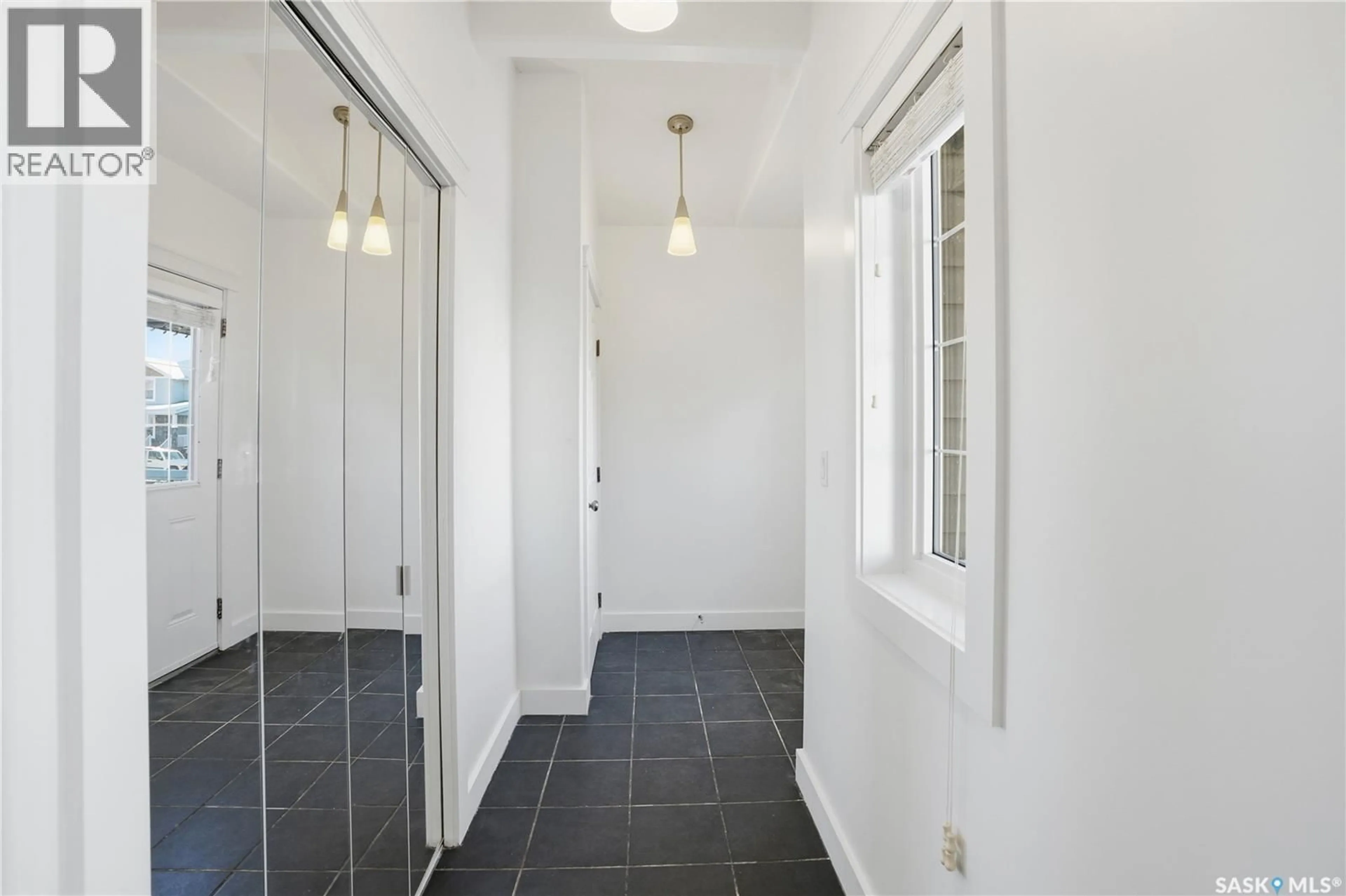 Indoor entryway for 1455 WILLOWGROVE COURT, Saskatoon Saskatchewan S7W0B1