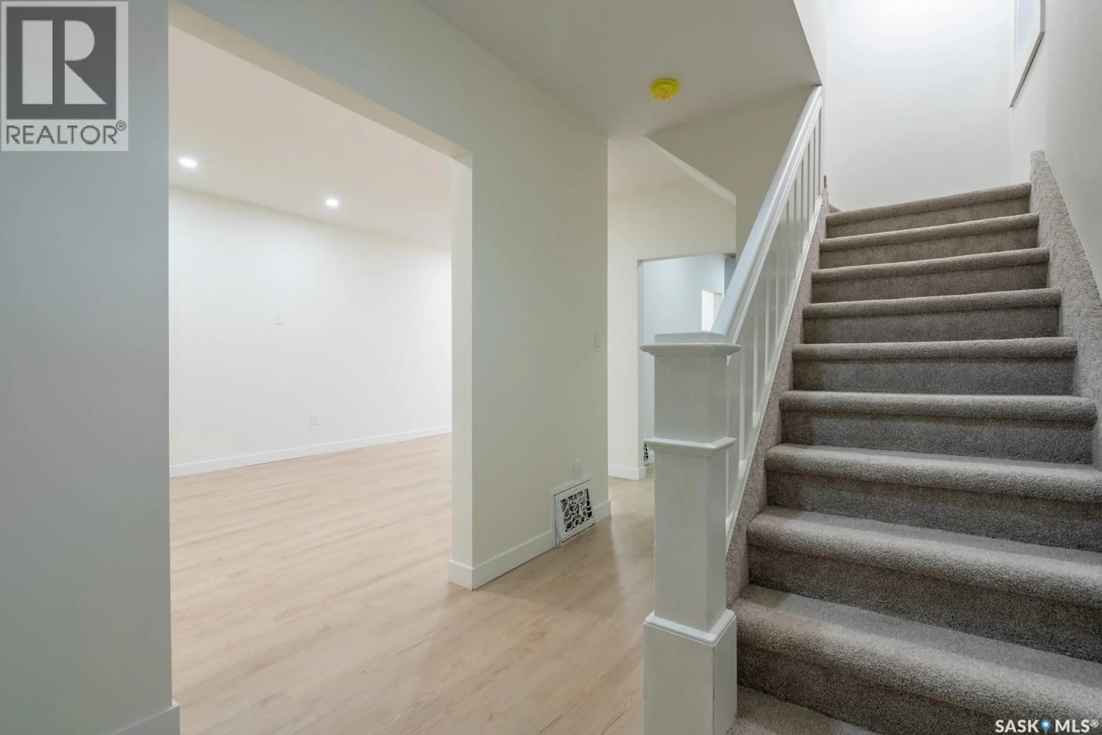 Unknown for 1906 CAMERON STREET, Regina Saskatchewan S4T2V1