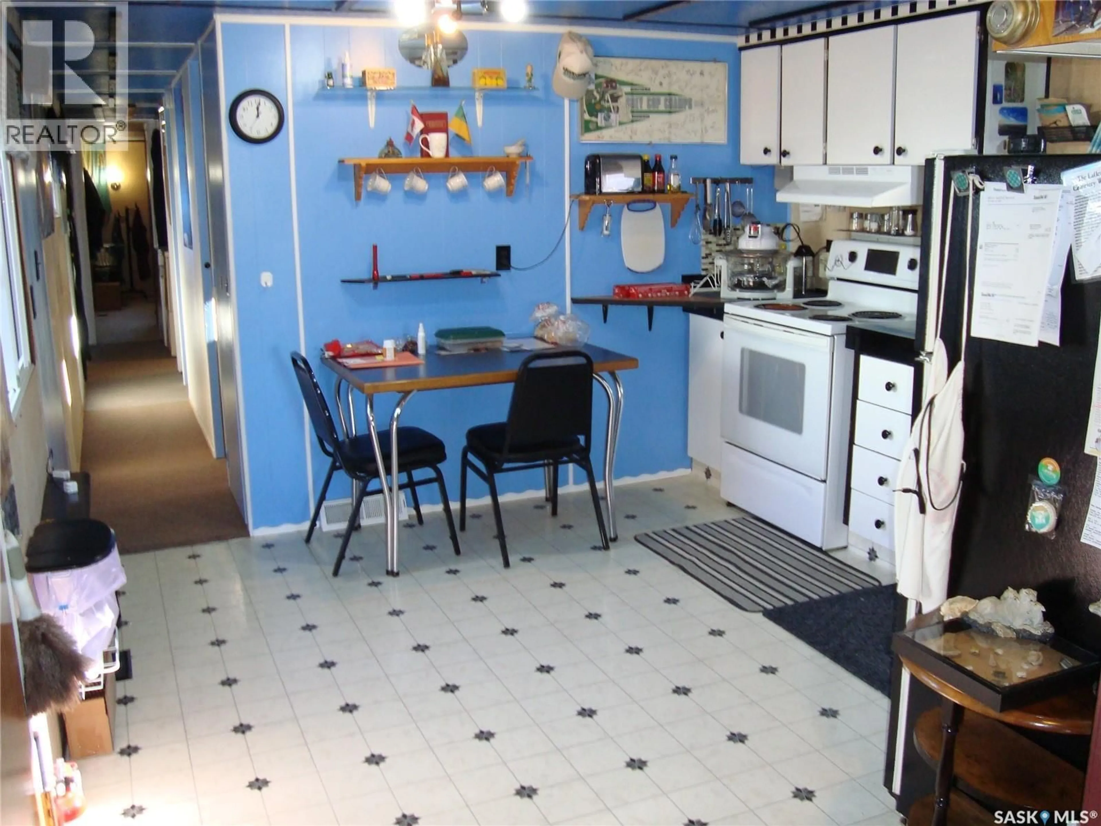 Standard kitchen, ceramic/tile floor for NW - 14 701 11TH AVENUE, Swift Current Saskatchewan S9H4M5