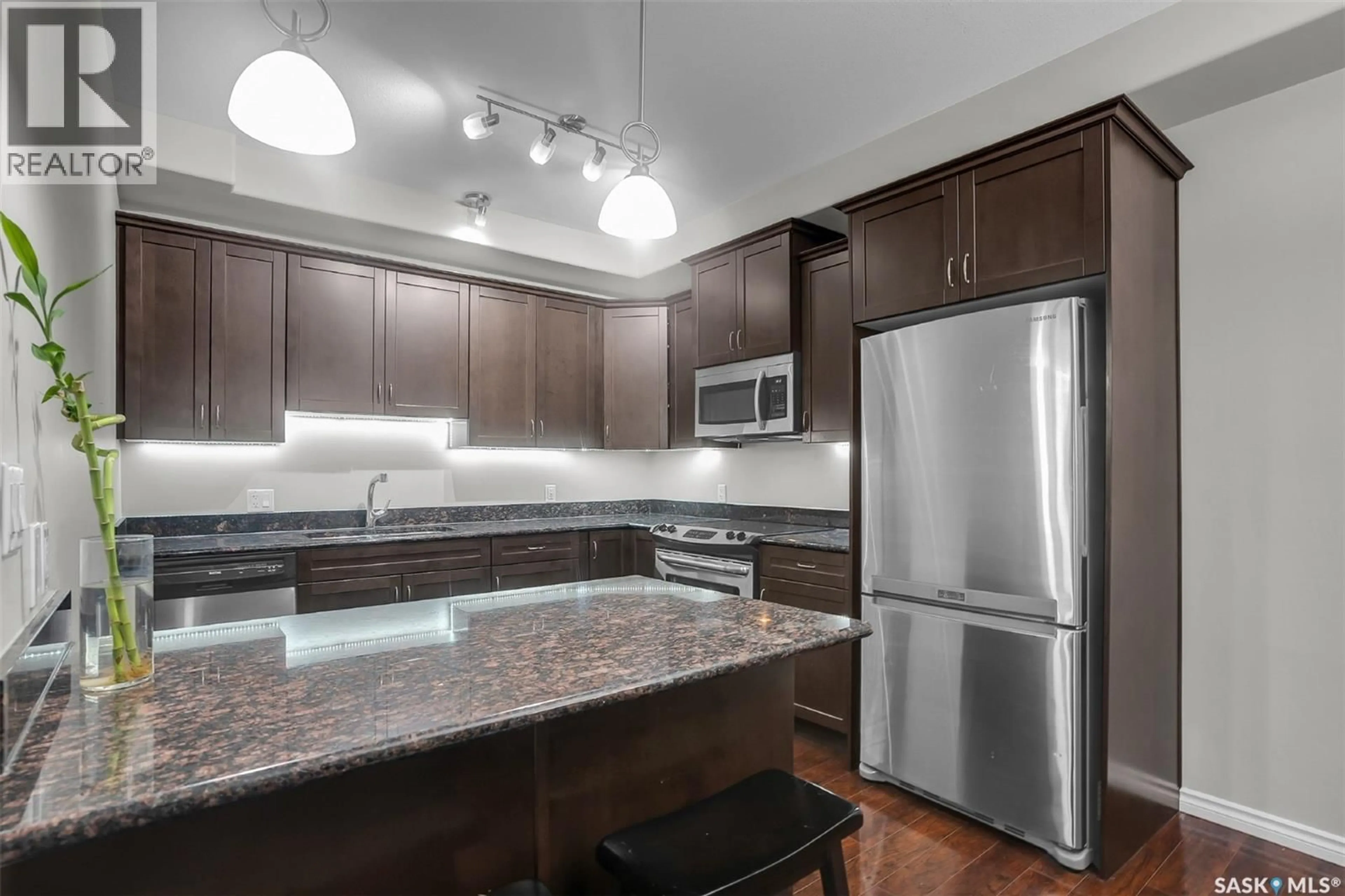 Standard kitchen, unknown for 125 - 2710 MAIN STREET, Saskatoon Saskatchewan S7M0M3