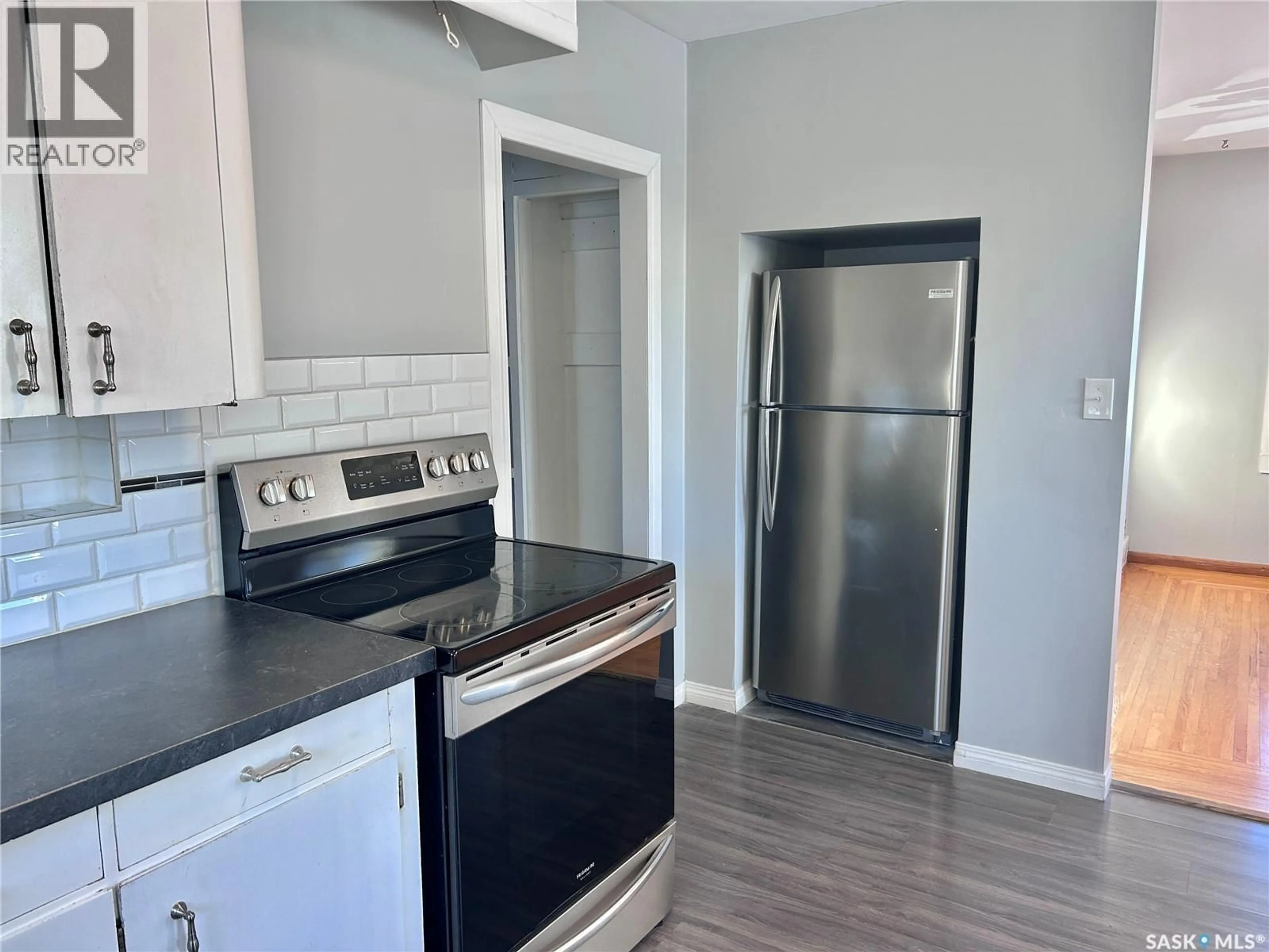Standard kitchen, unknown for 111 5TH AVENUE E, Shellbrook Saskatchewan S0J2E0