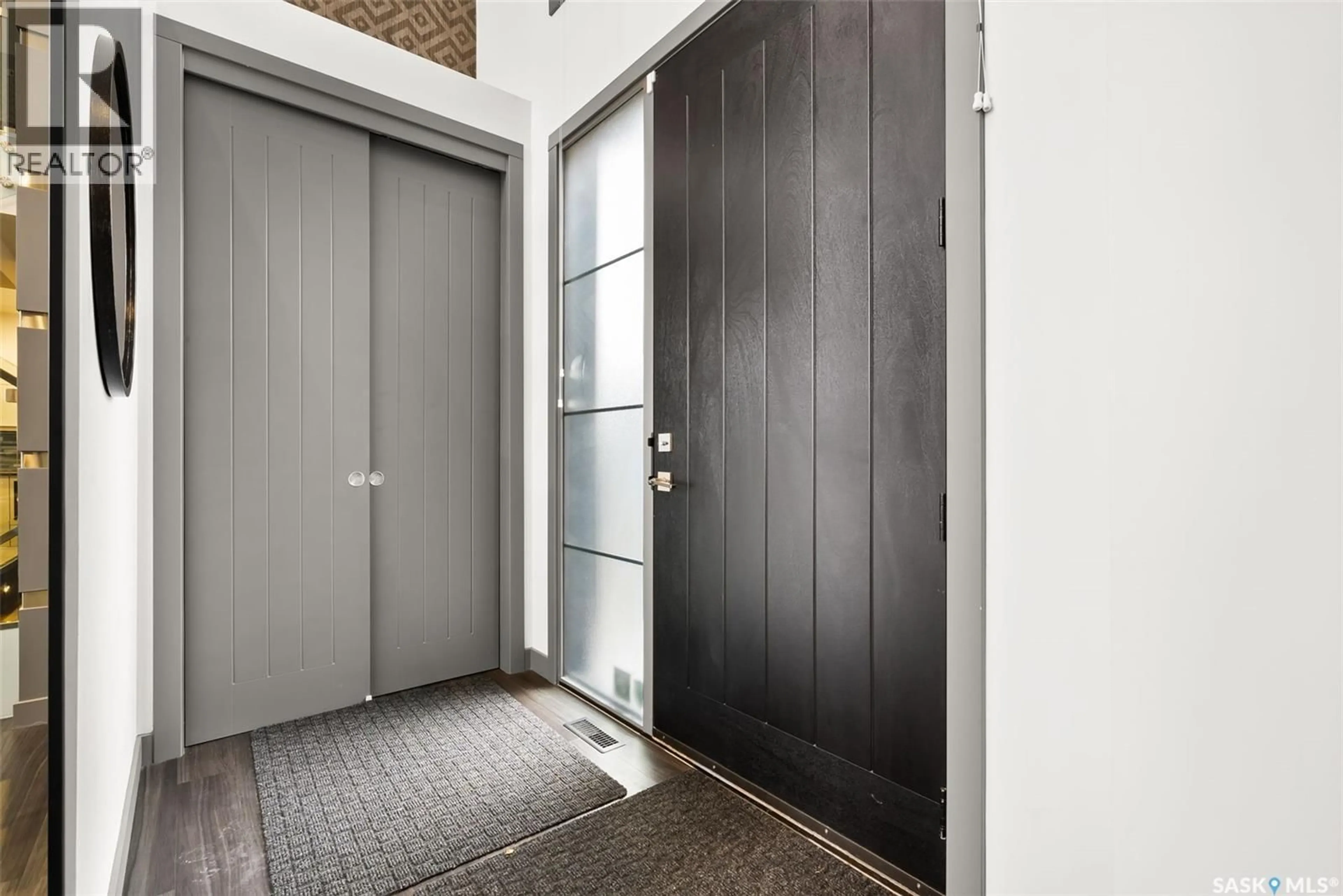 Indoor entryway for 7832 SAGEBRUSH CRESCENT, Regina Saskatchewan S4Y0A9