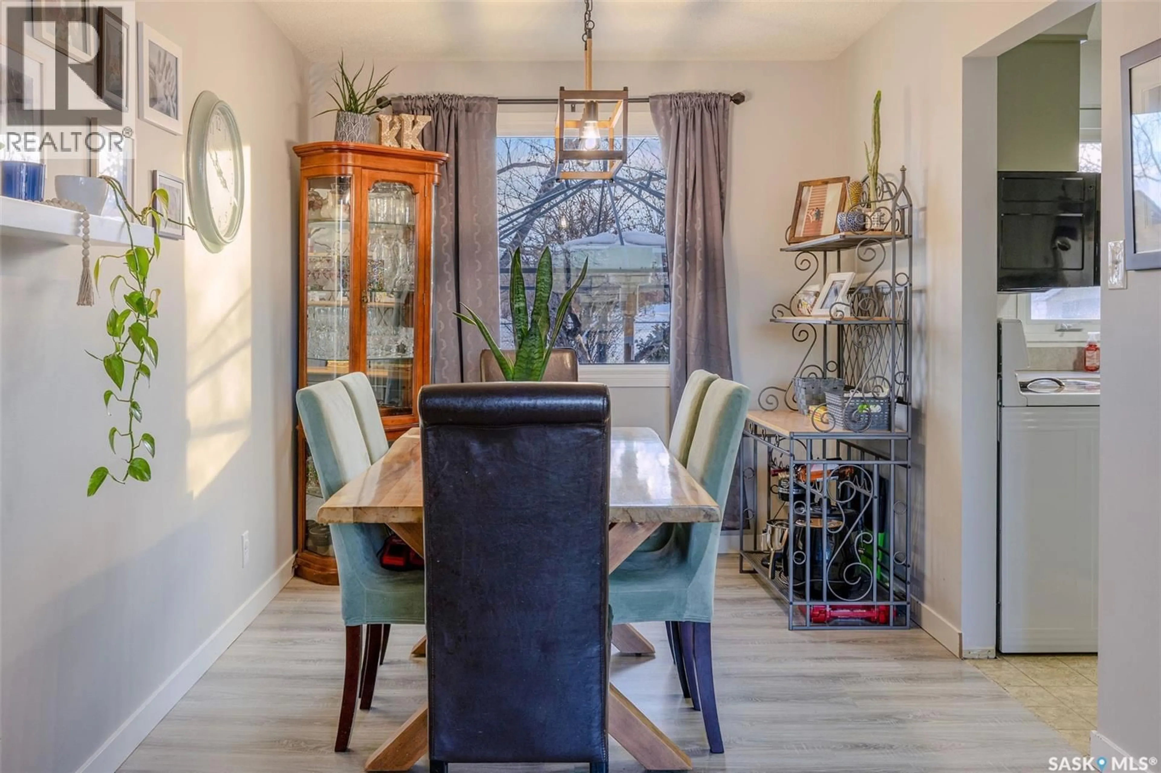 Dining room, unknown for 3111 33RD STREET, Saskatoon Saskatchewan S7L0X8