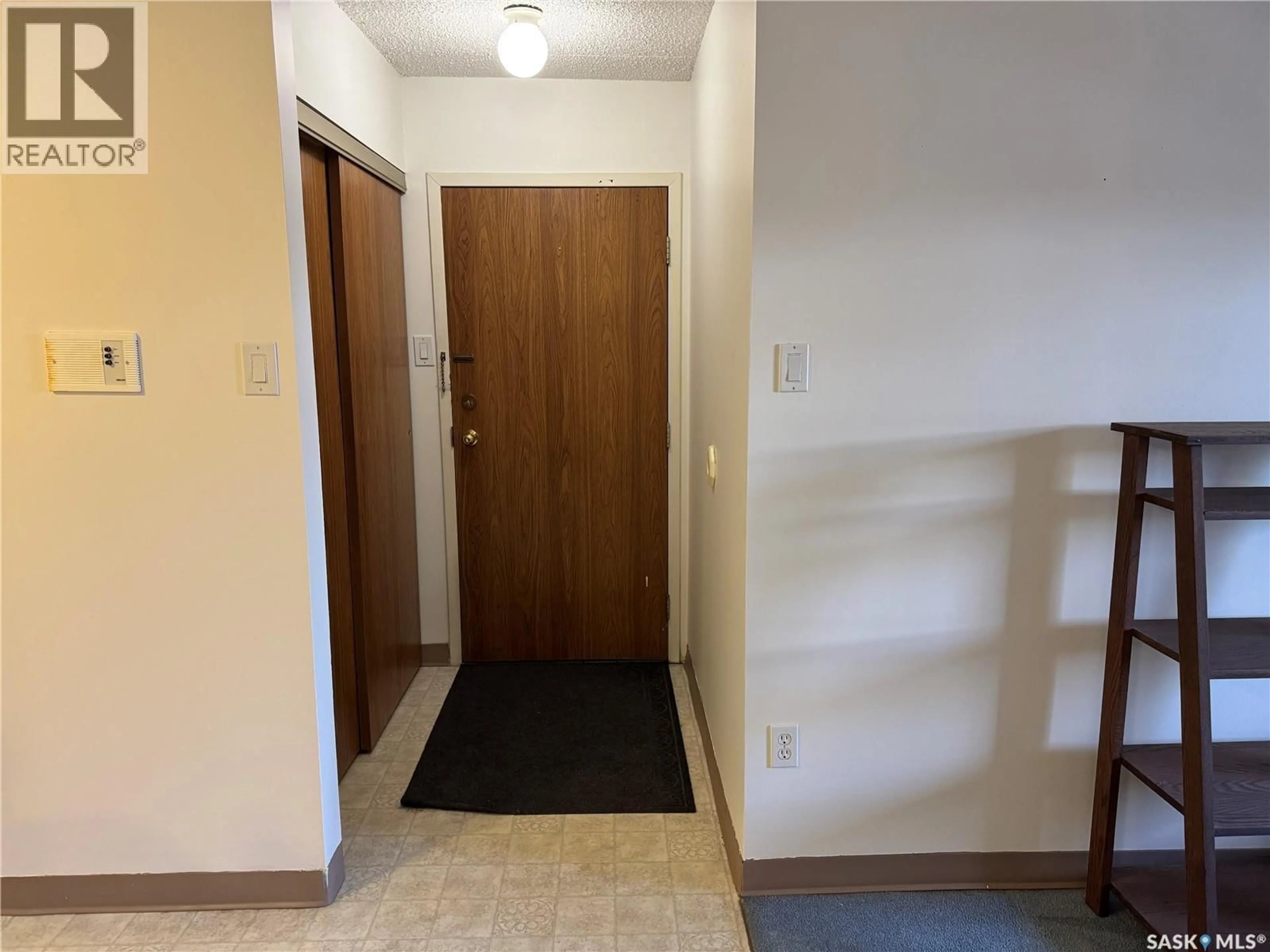 Unknown for 204 463 PENDYGRASSE ROAD, Saskatoon Saskatchewan S7M5H3