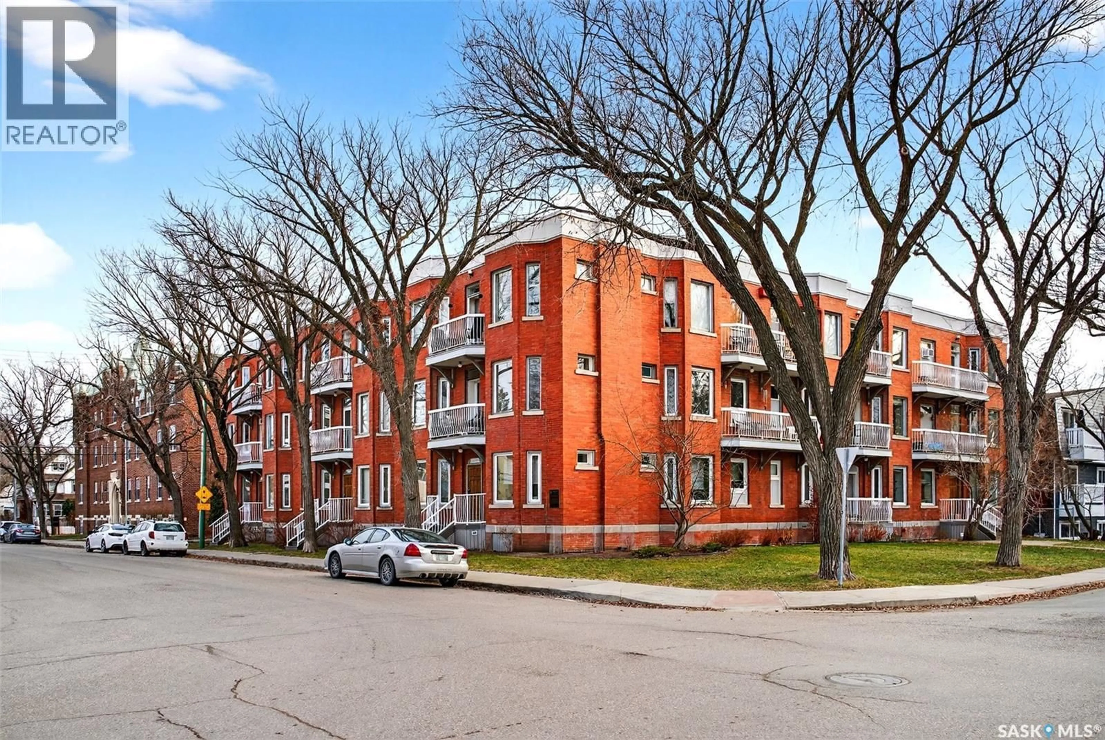 Patio, street for 304 - 2925 14TH AVENUE, Regina Saskatchewan S4T1R6